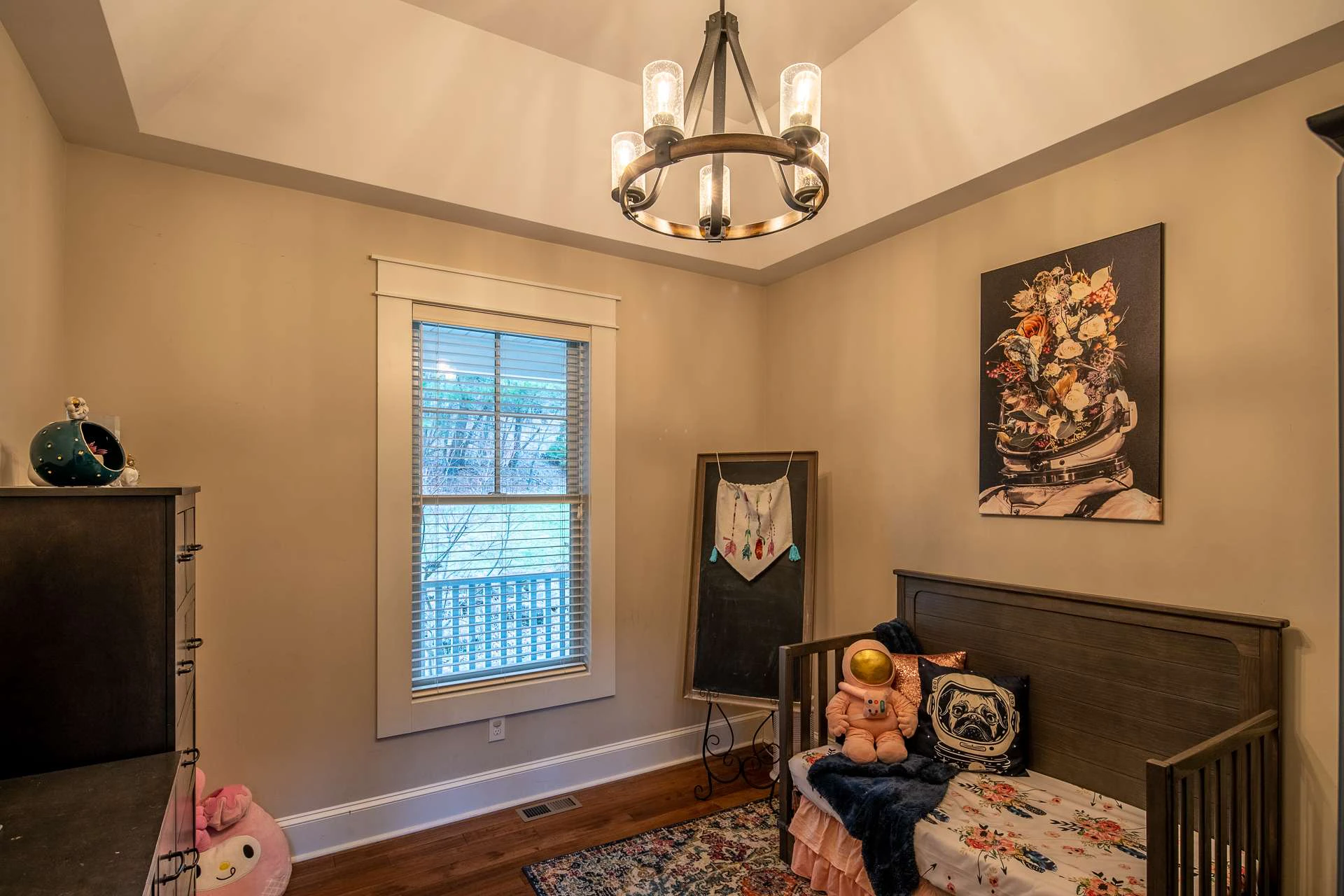 Image number 6 for the current listing