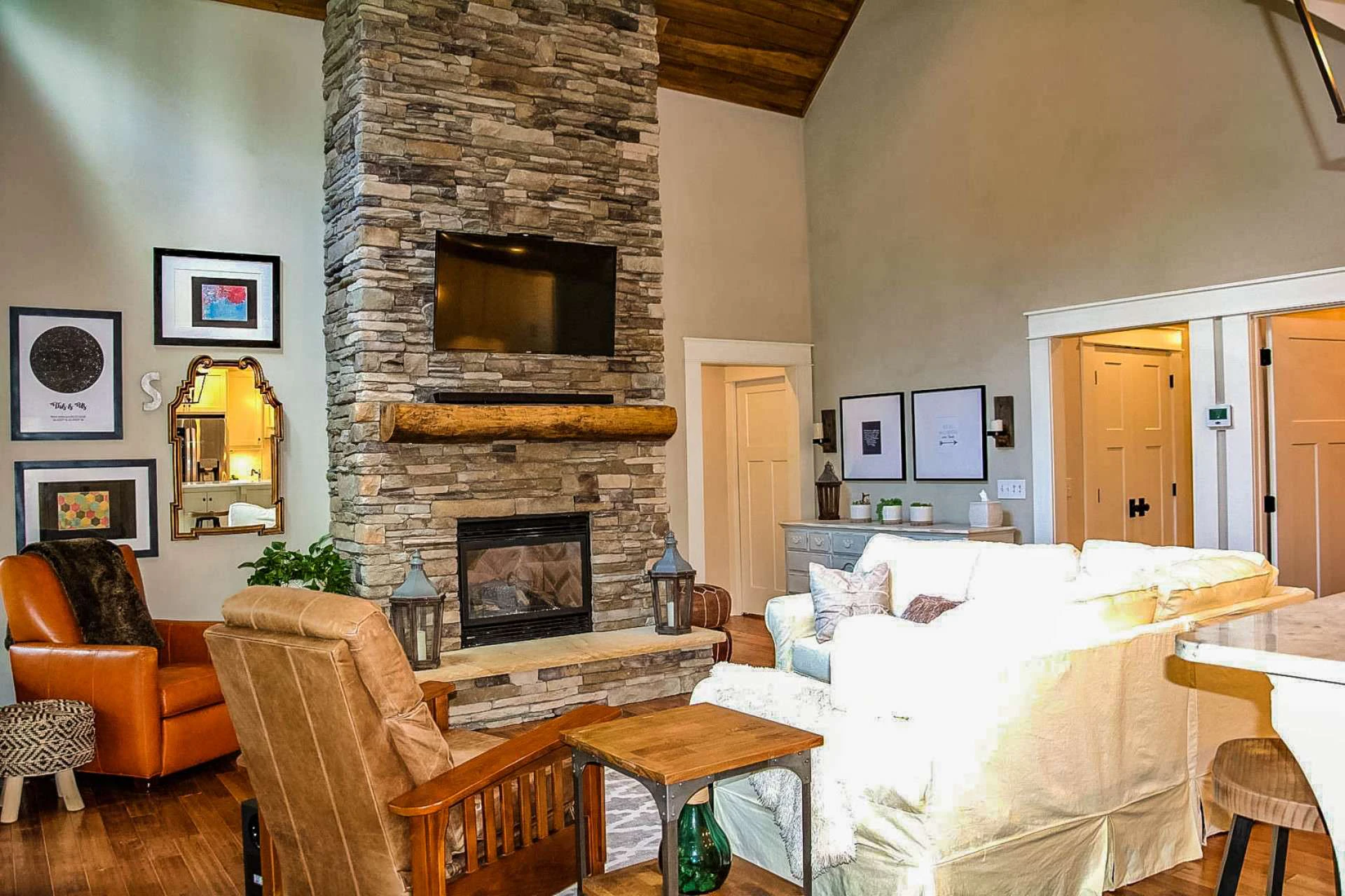 Image number 9 for the current listing
