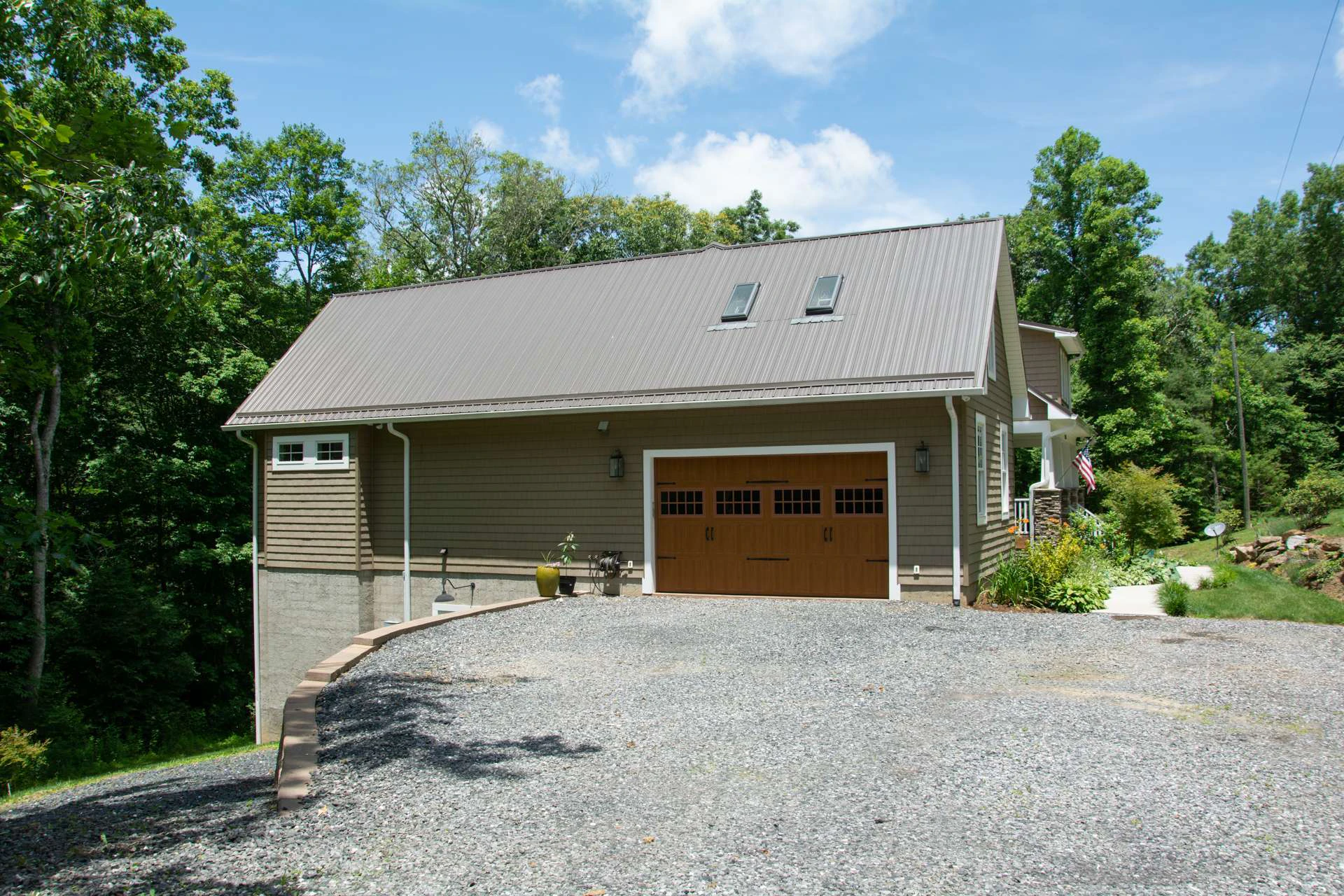 Image number 13 for the current listing
