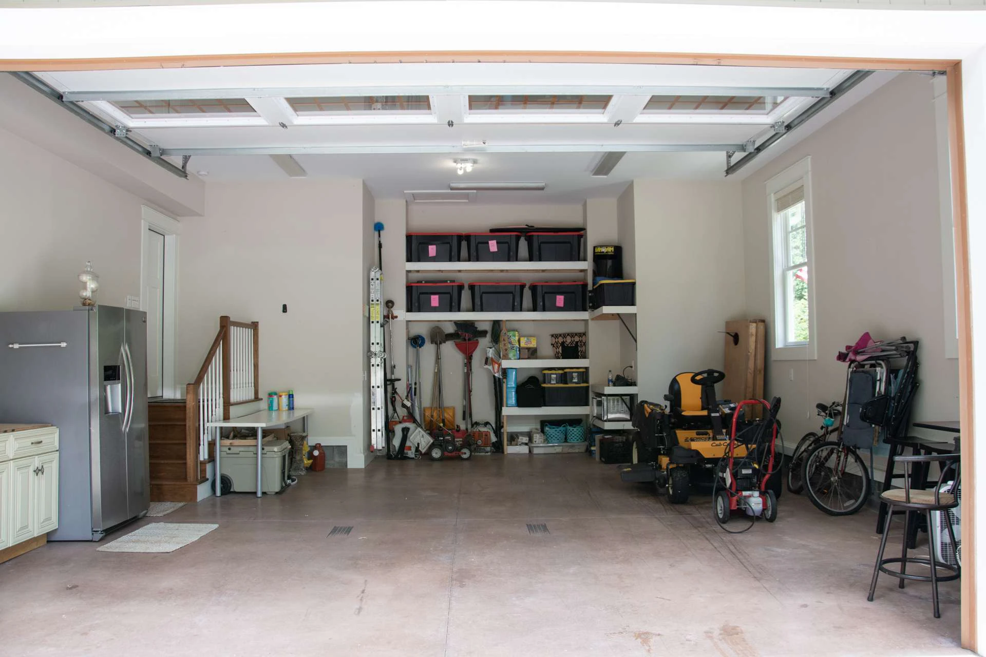 Image number 14 for the current listing