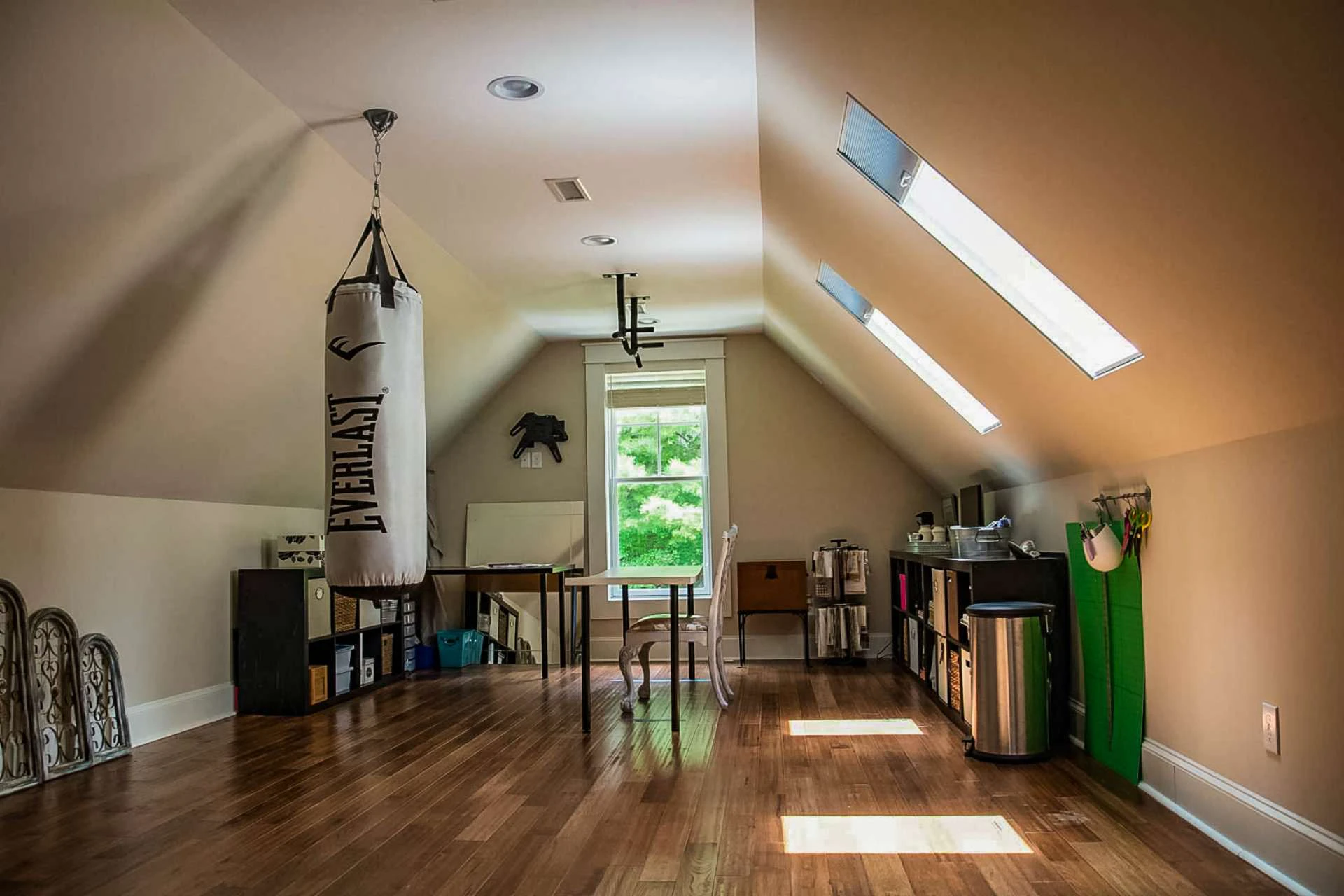 Image number 3 for the current listing