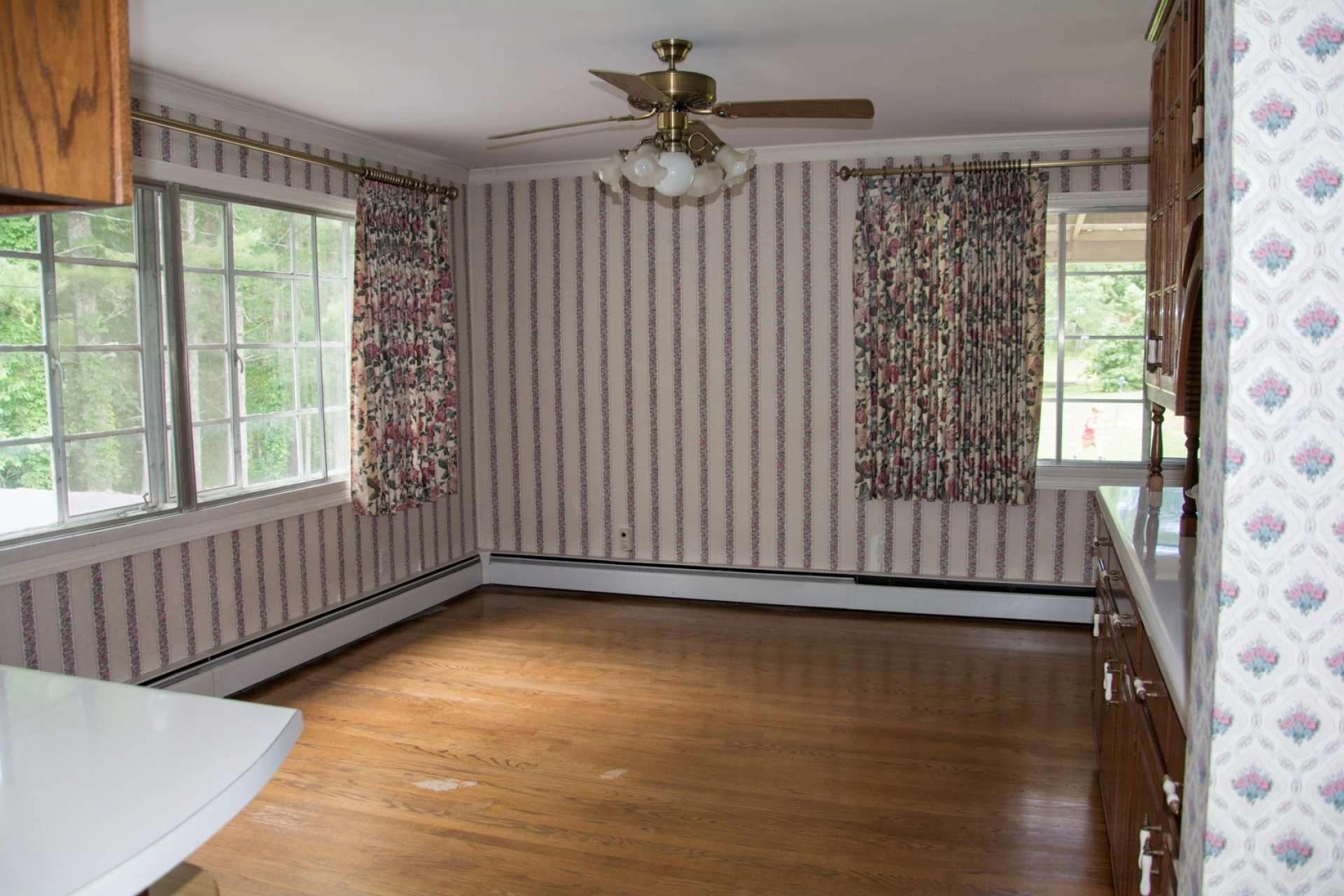 Image number 11 for the current listing