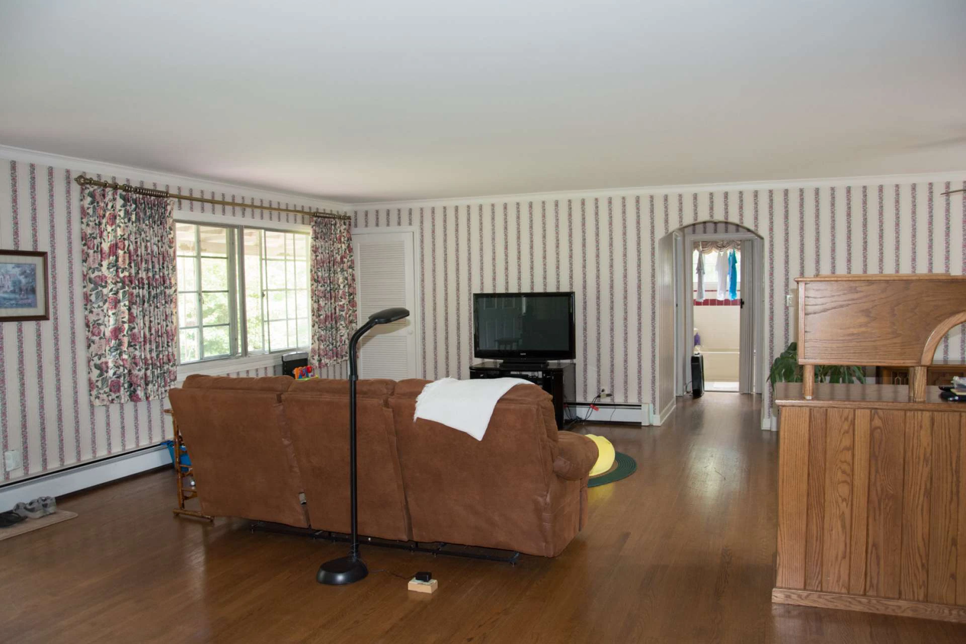 Image number 2 for the current listing