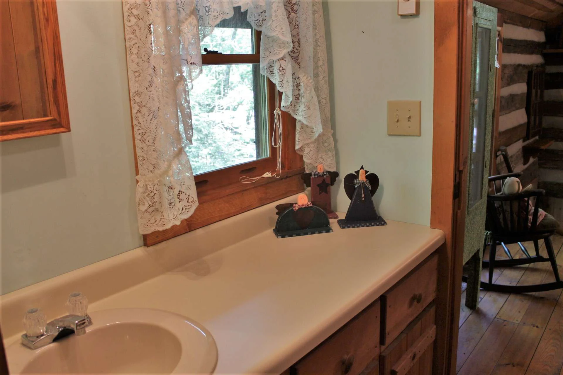 Image number 10 for the current listing