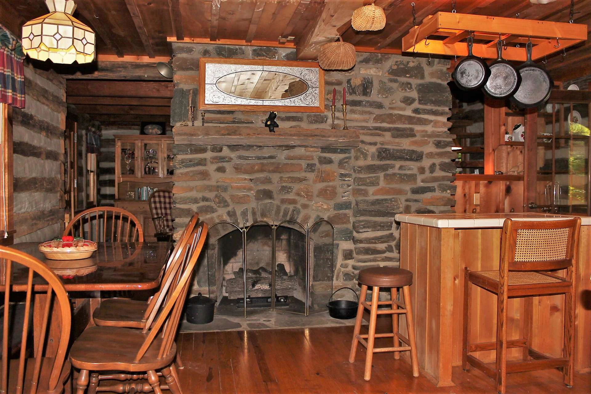 Image number 16 for the current listing