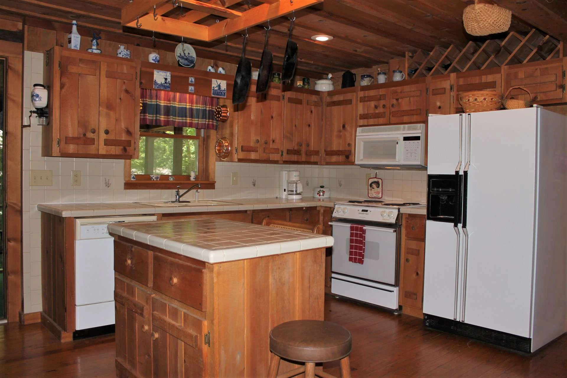 Image number 18 for the current listing