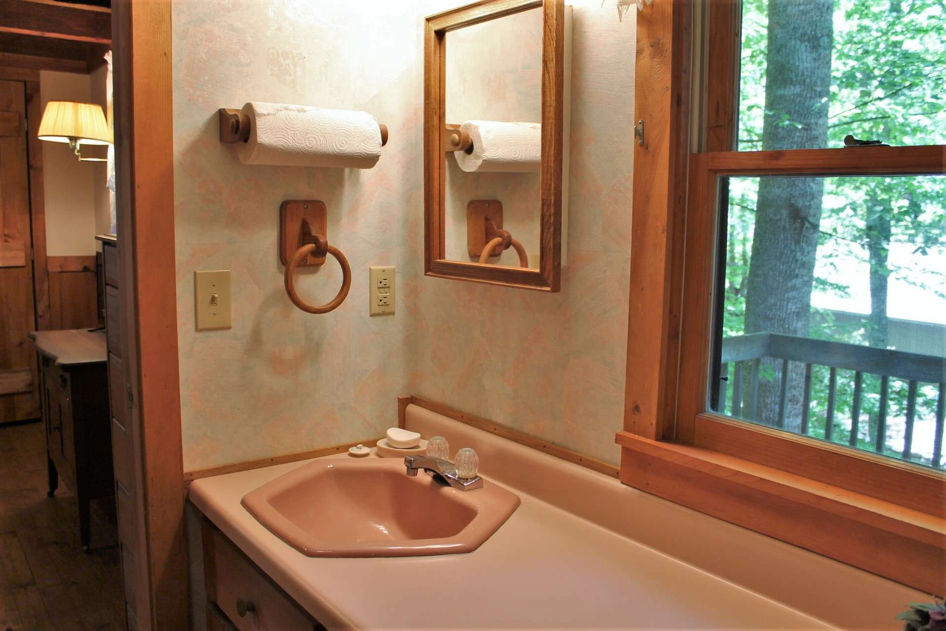 Image number 13 for the current listing