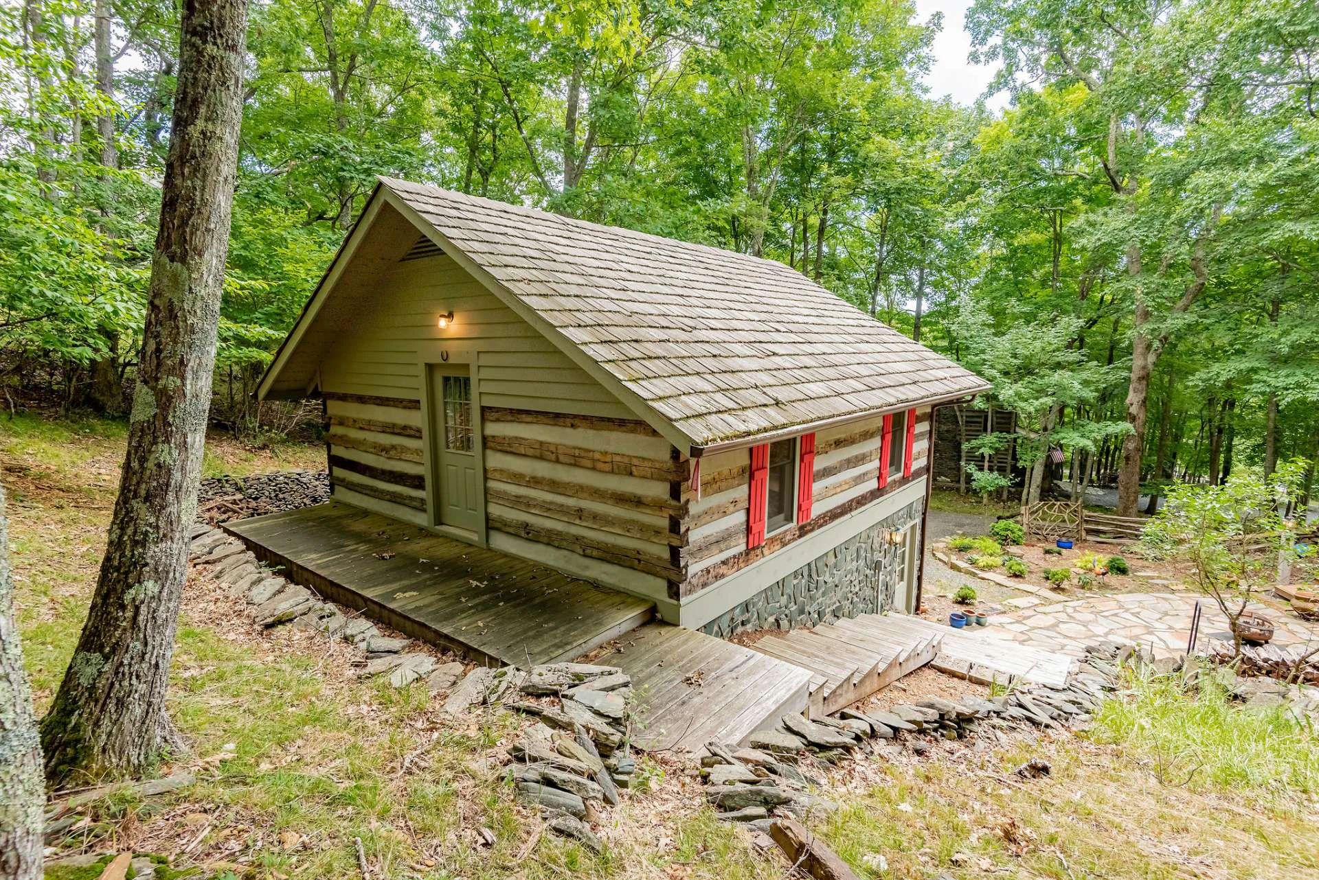 Image number 14 for the current listing