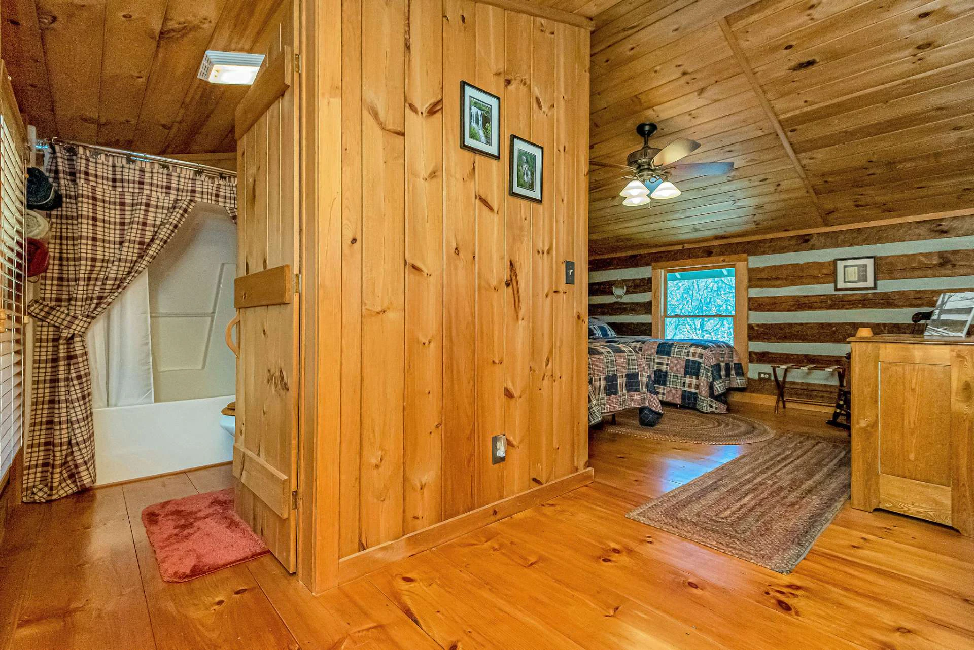 Image number 4 for the current listing