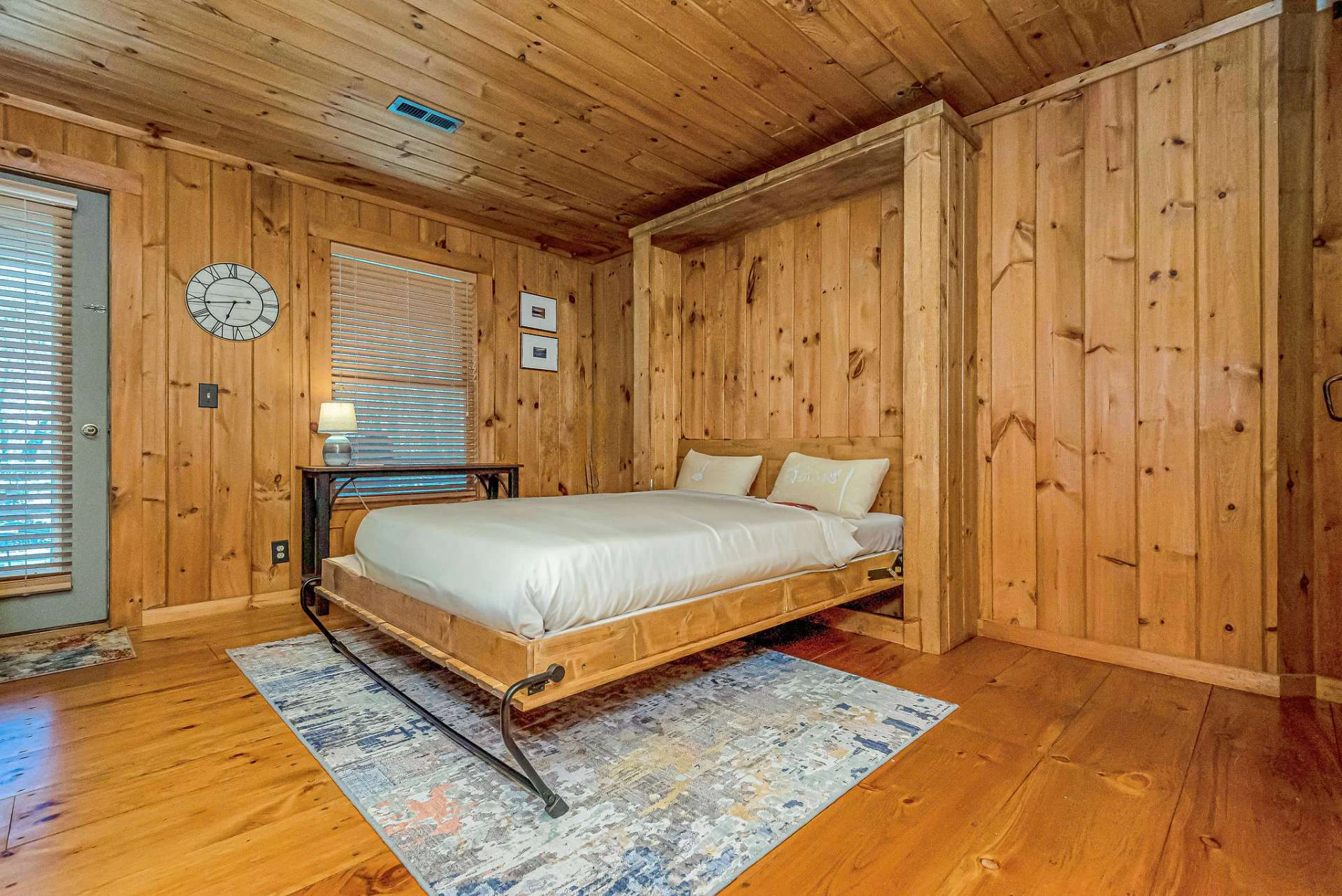 Image number 11 for the current listing