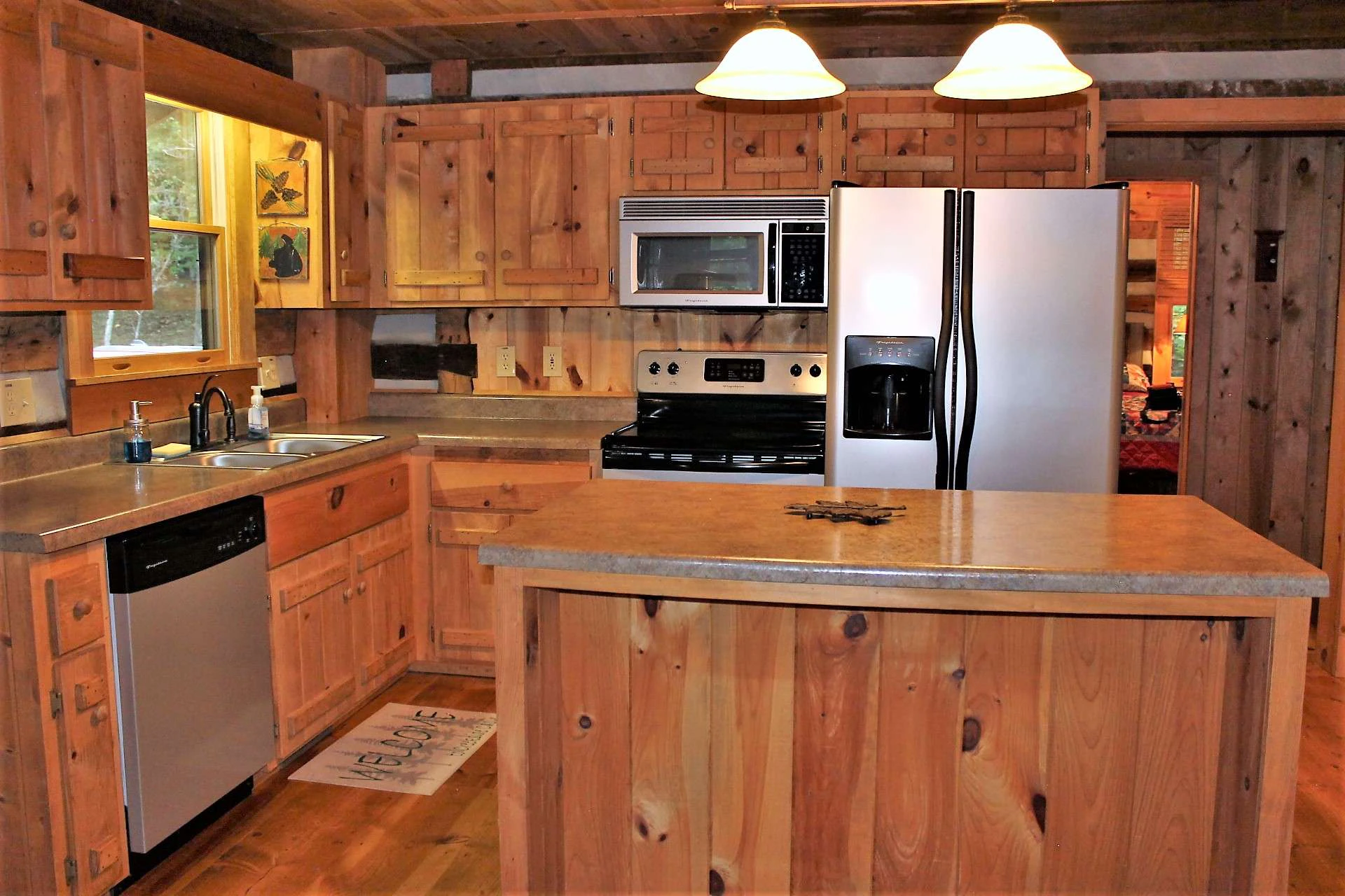 Image number 17 for the current listing