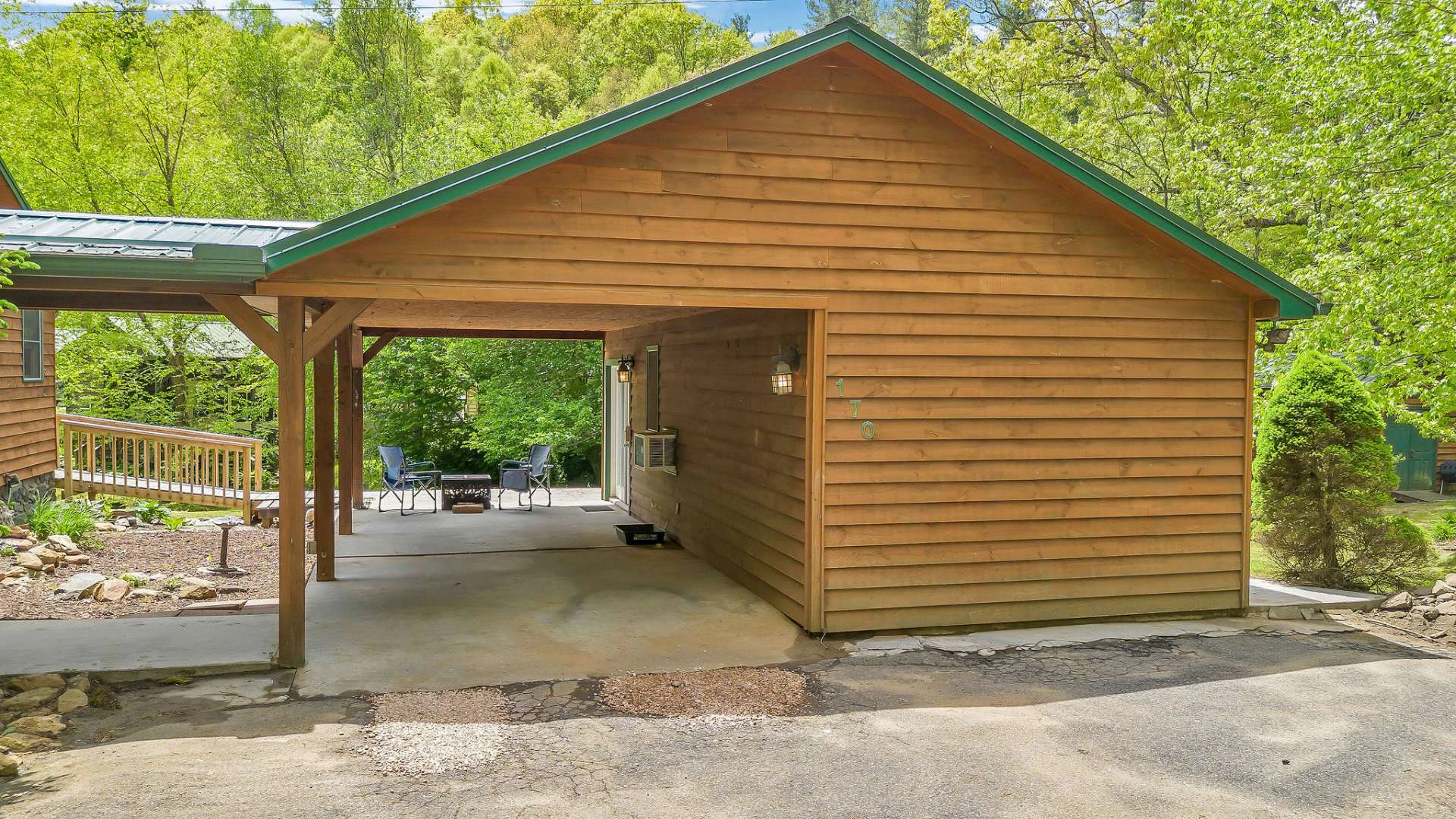 Image number 20 for the current listing