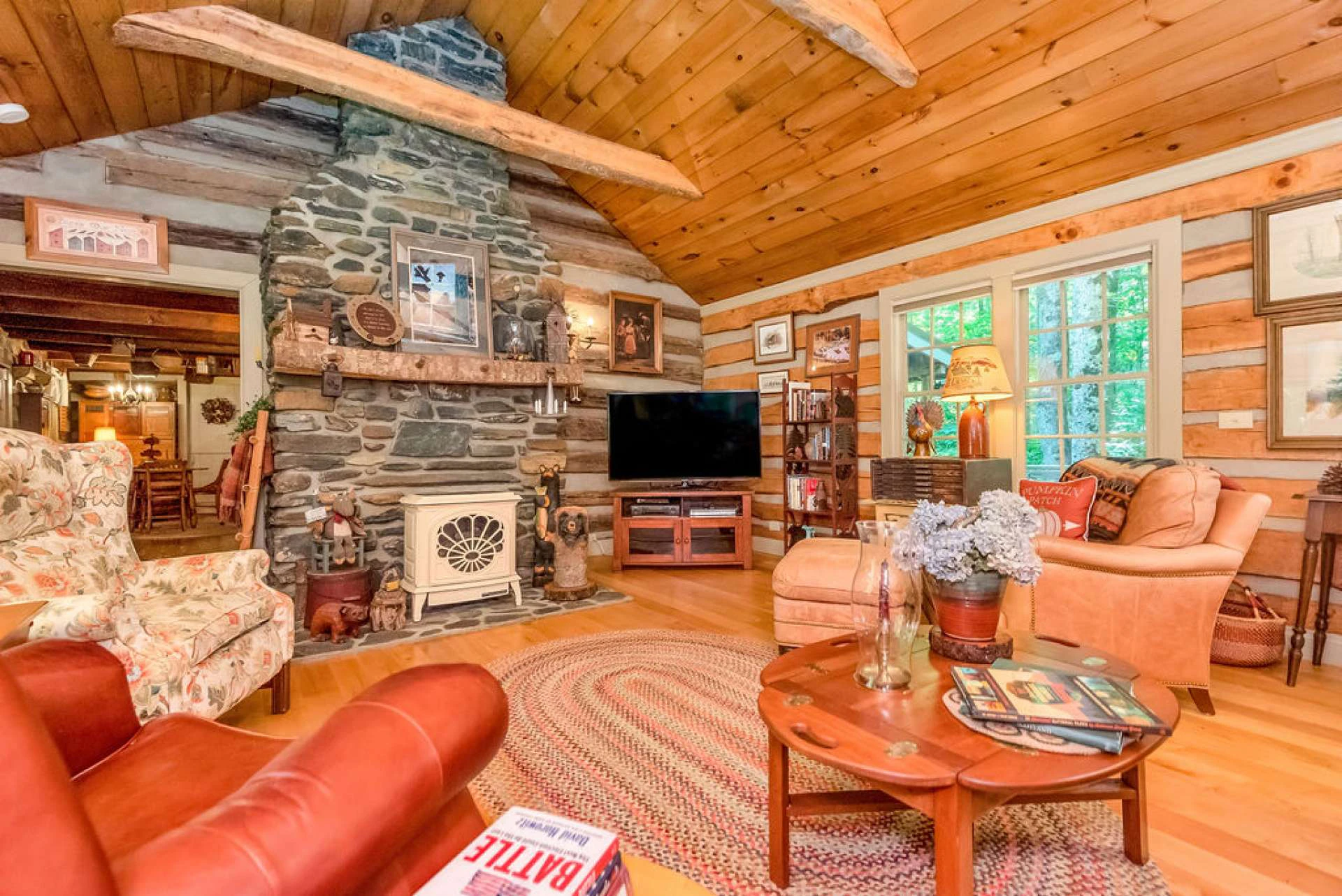 Image number 14 for the current listing