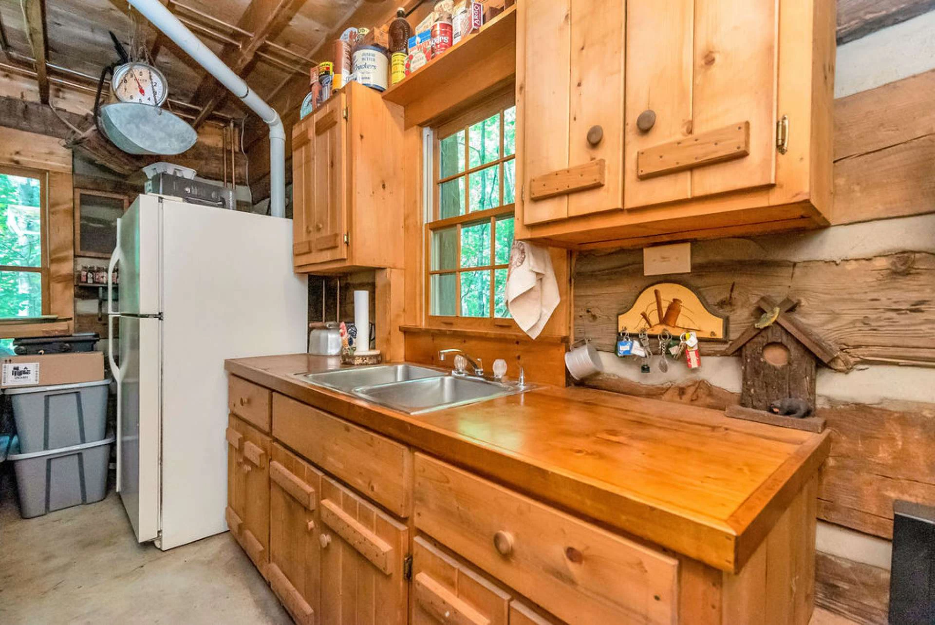Image number 18 for the current listing