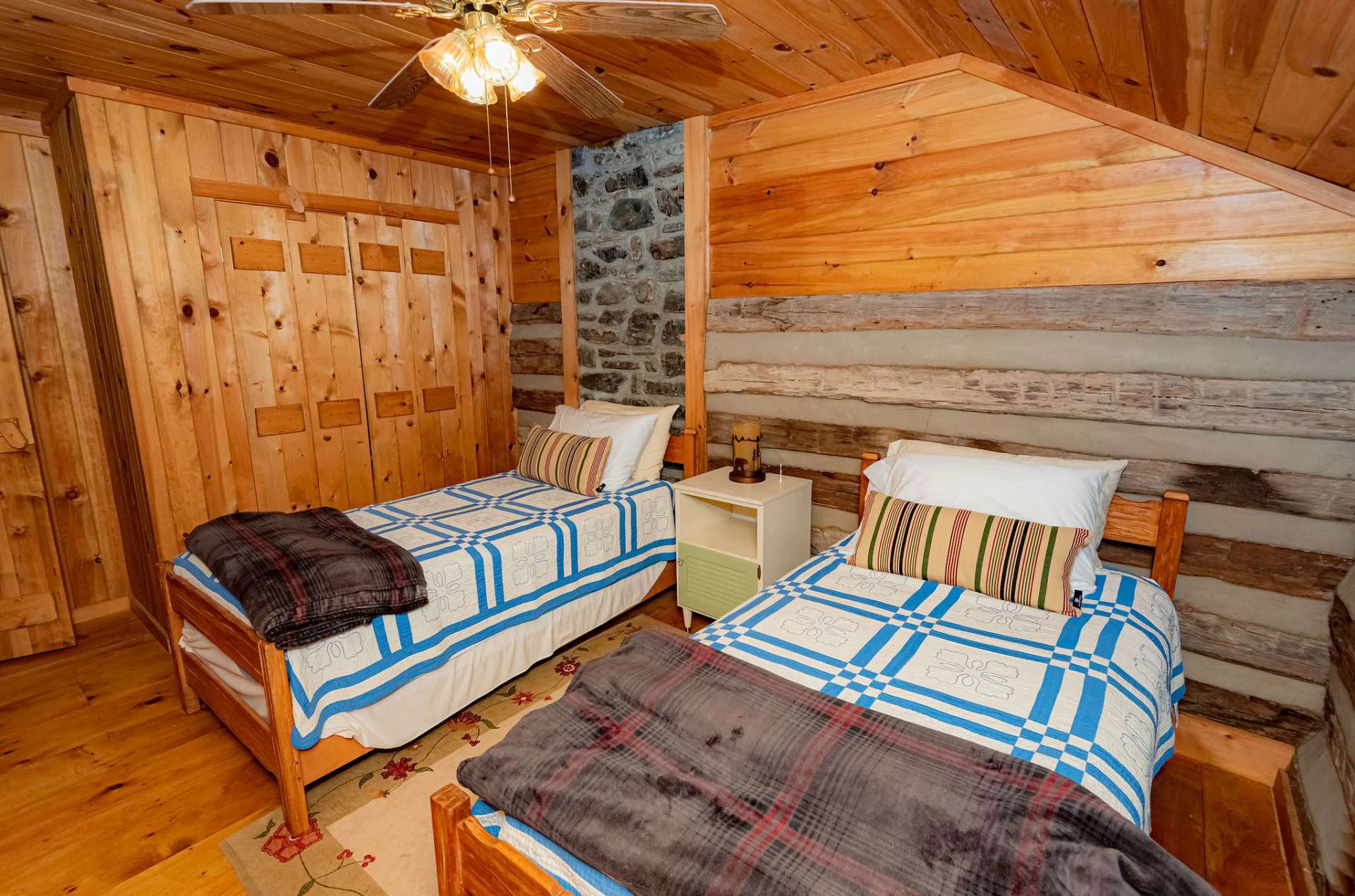 Image number 11 for the current listing
