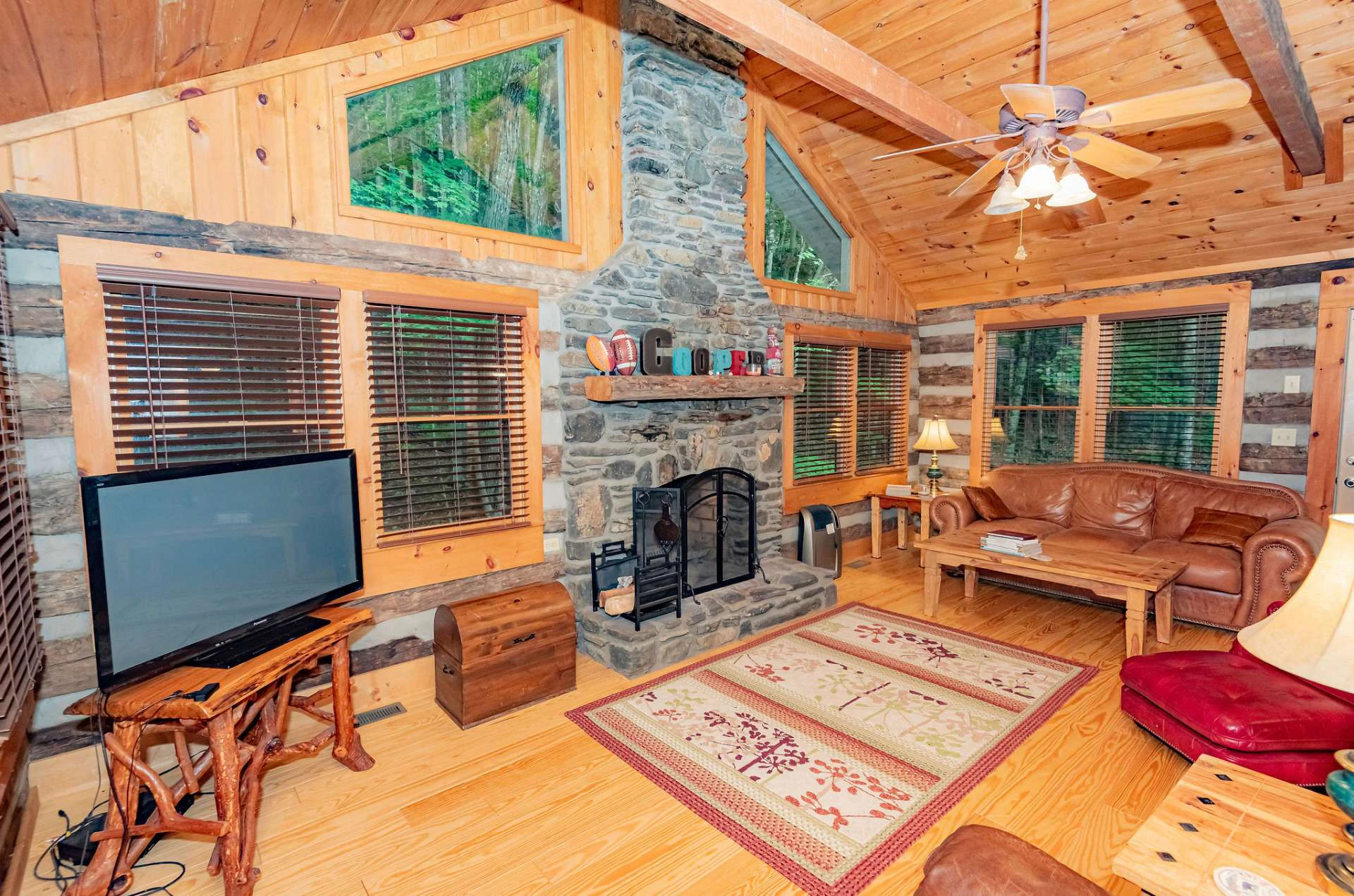 Image number 22 for the current listing