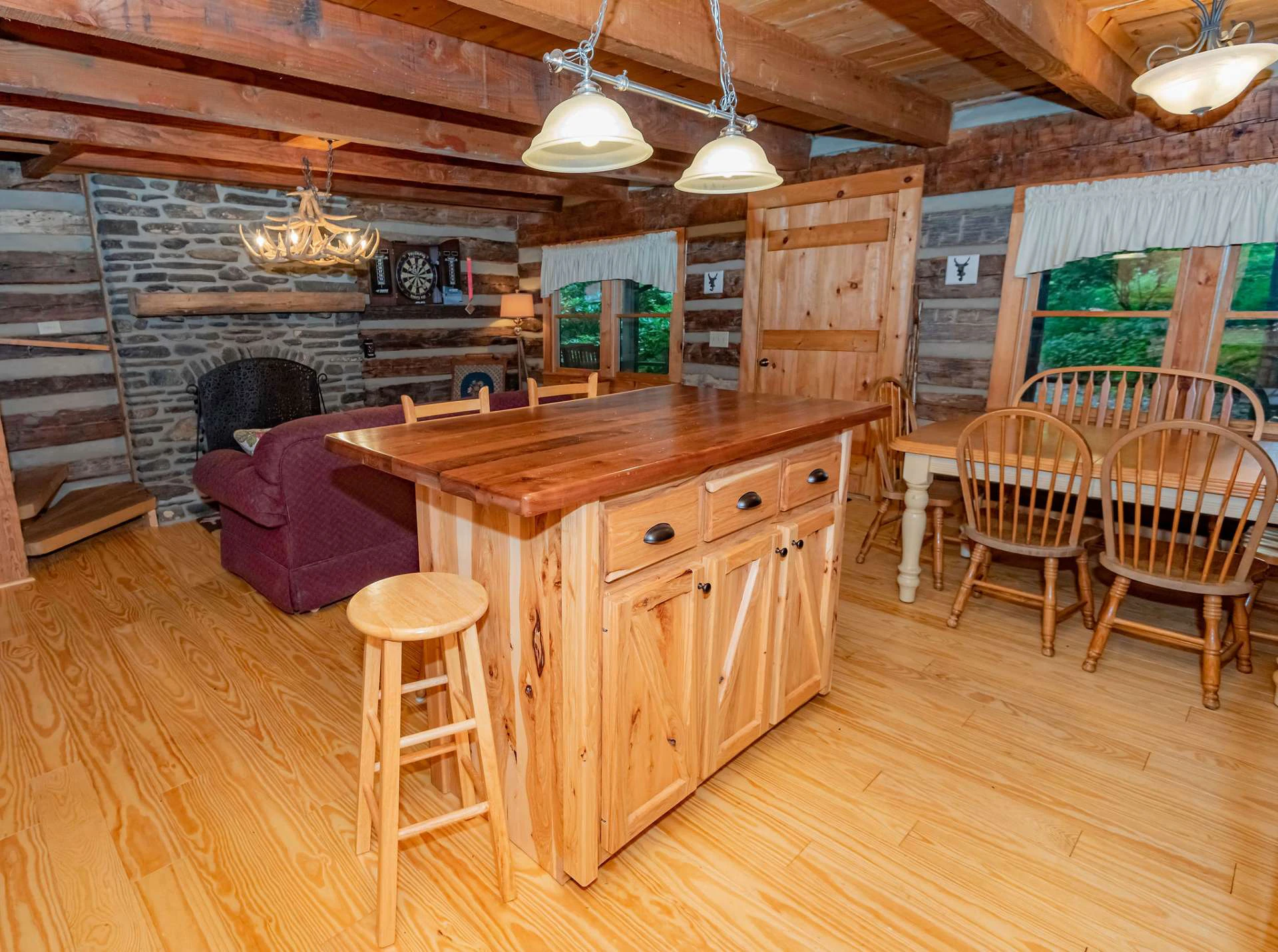 Image number 18 for the current listing