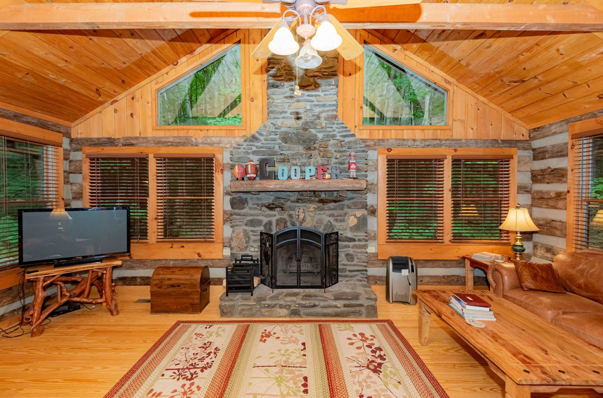 Image number 21 for the current listing