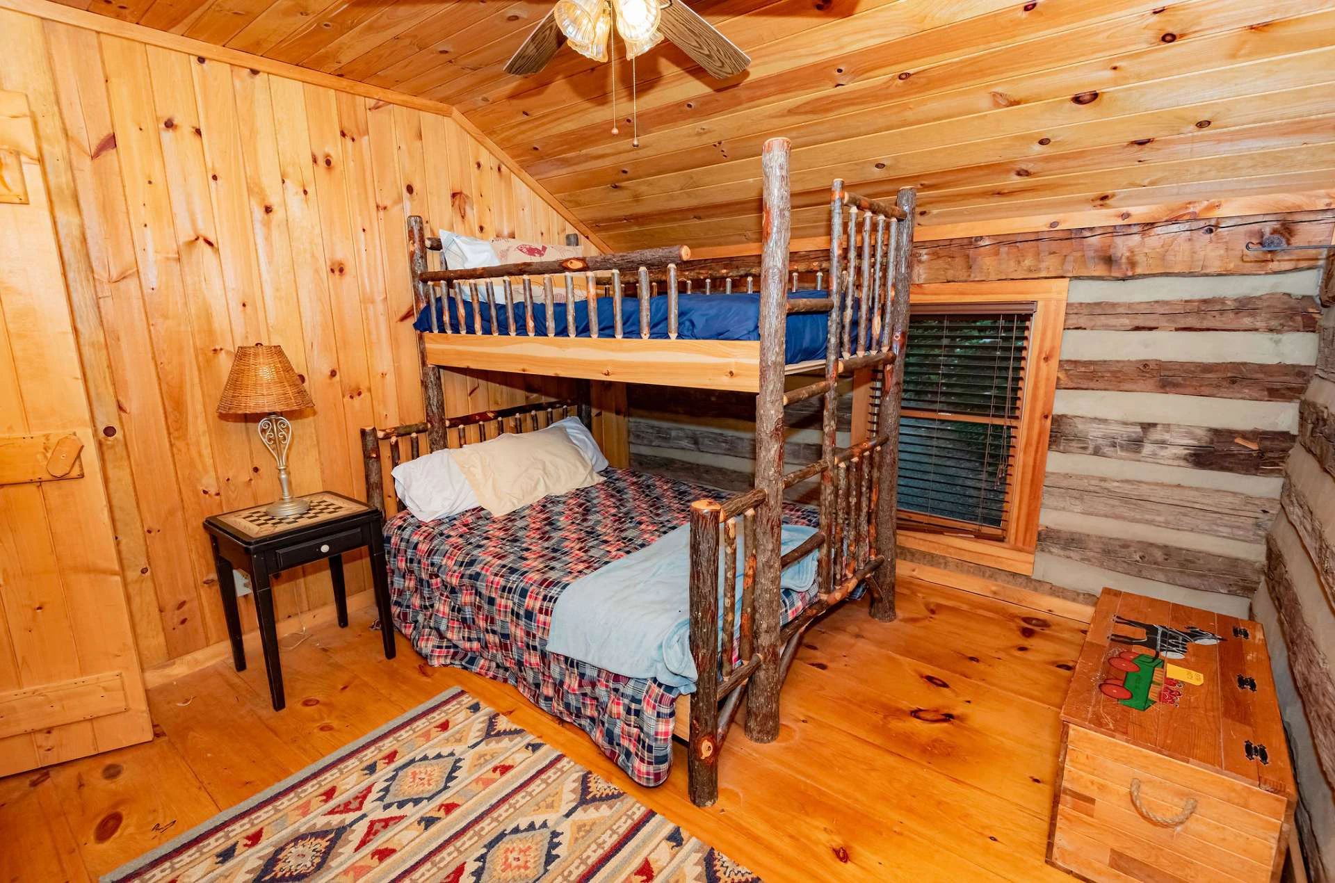 Image number 9 for the current listing