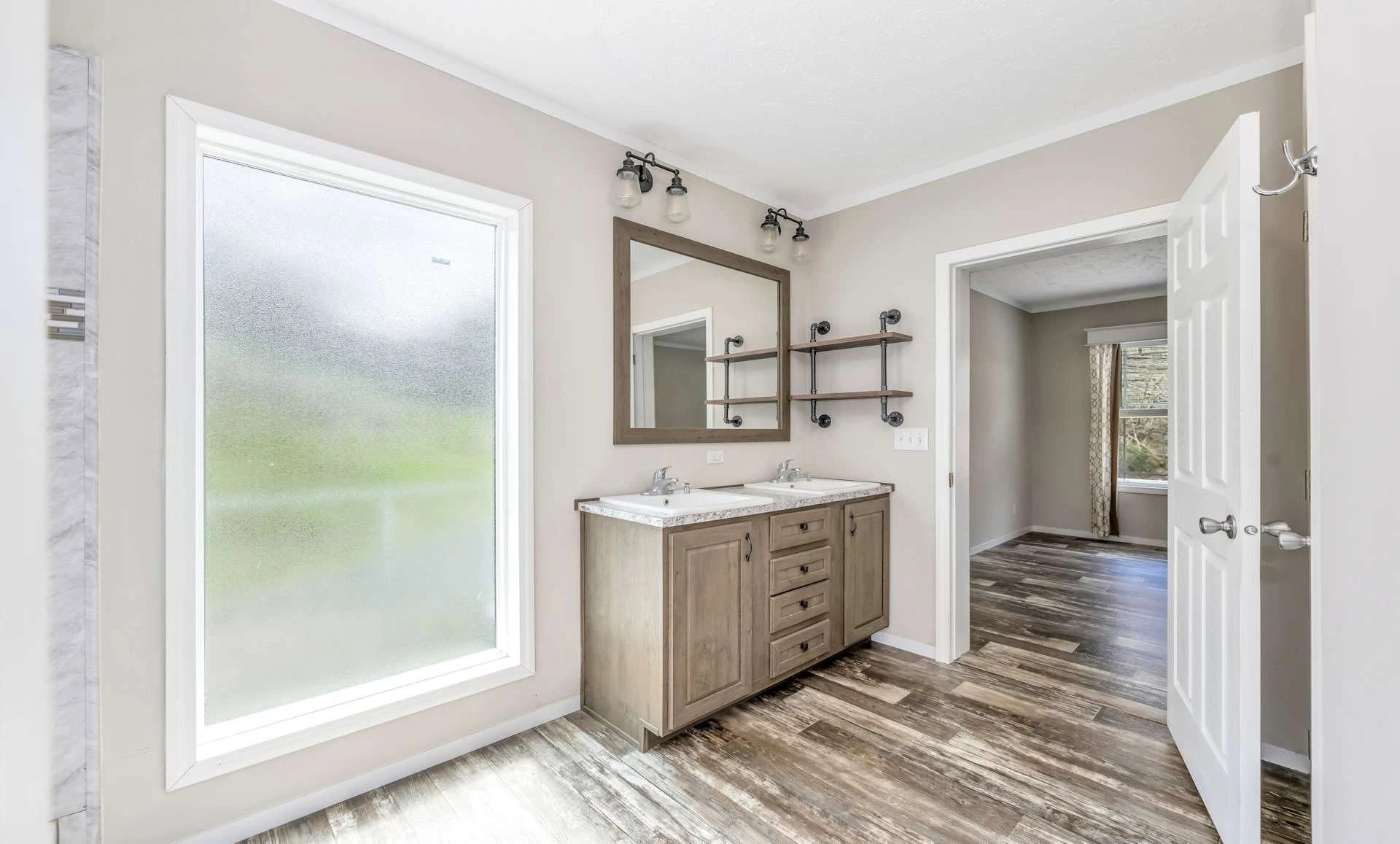 Image number 6 for the current listing