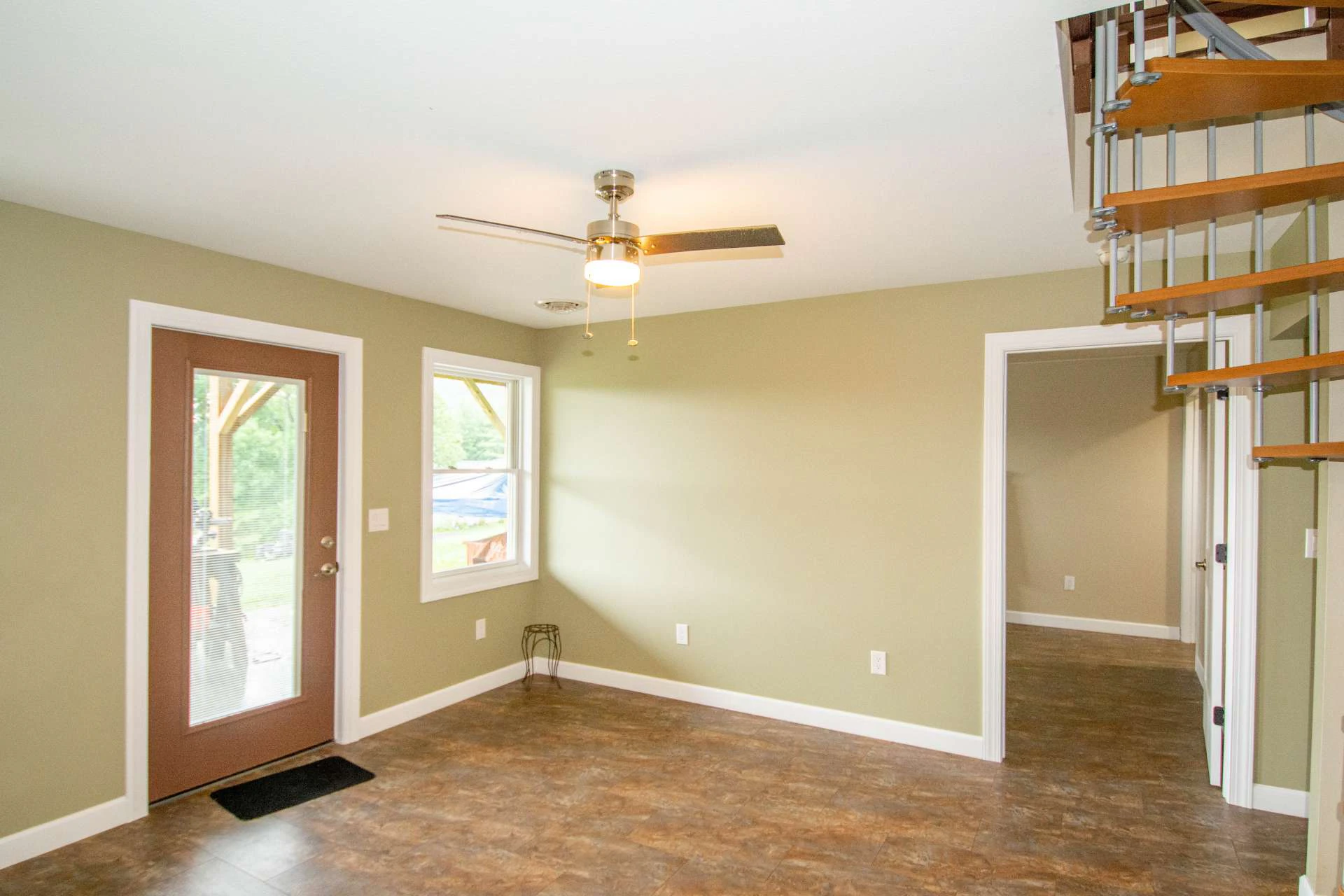 Image number 15 for the current listing