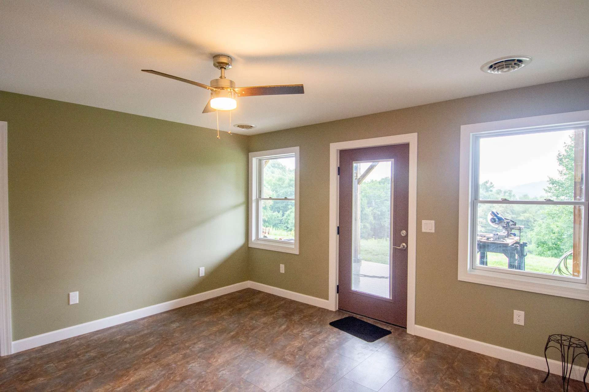 Image number 6 for the current listing