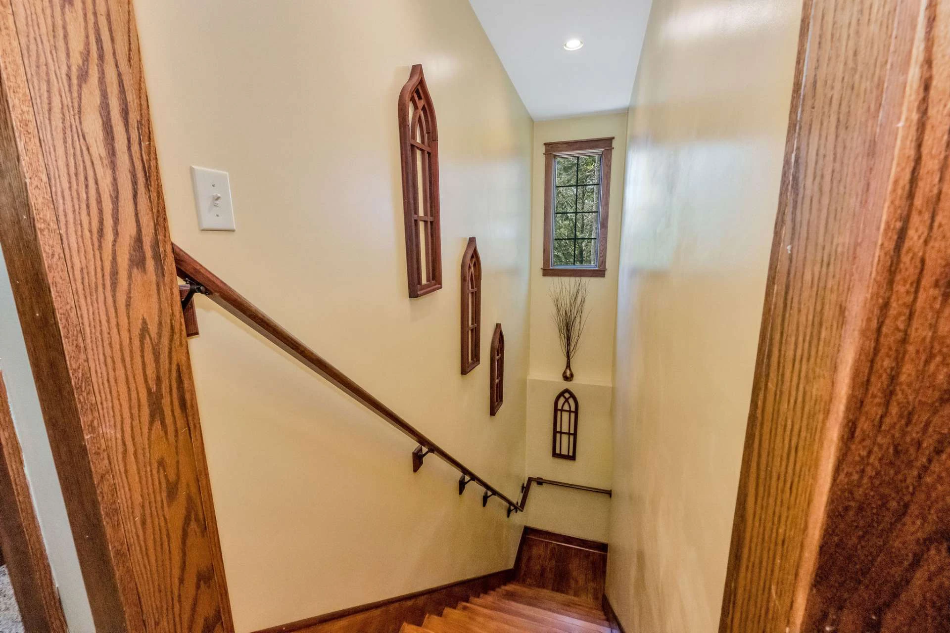Image number 11 for the current listing