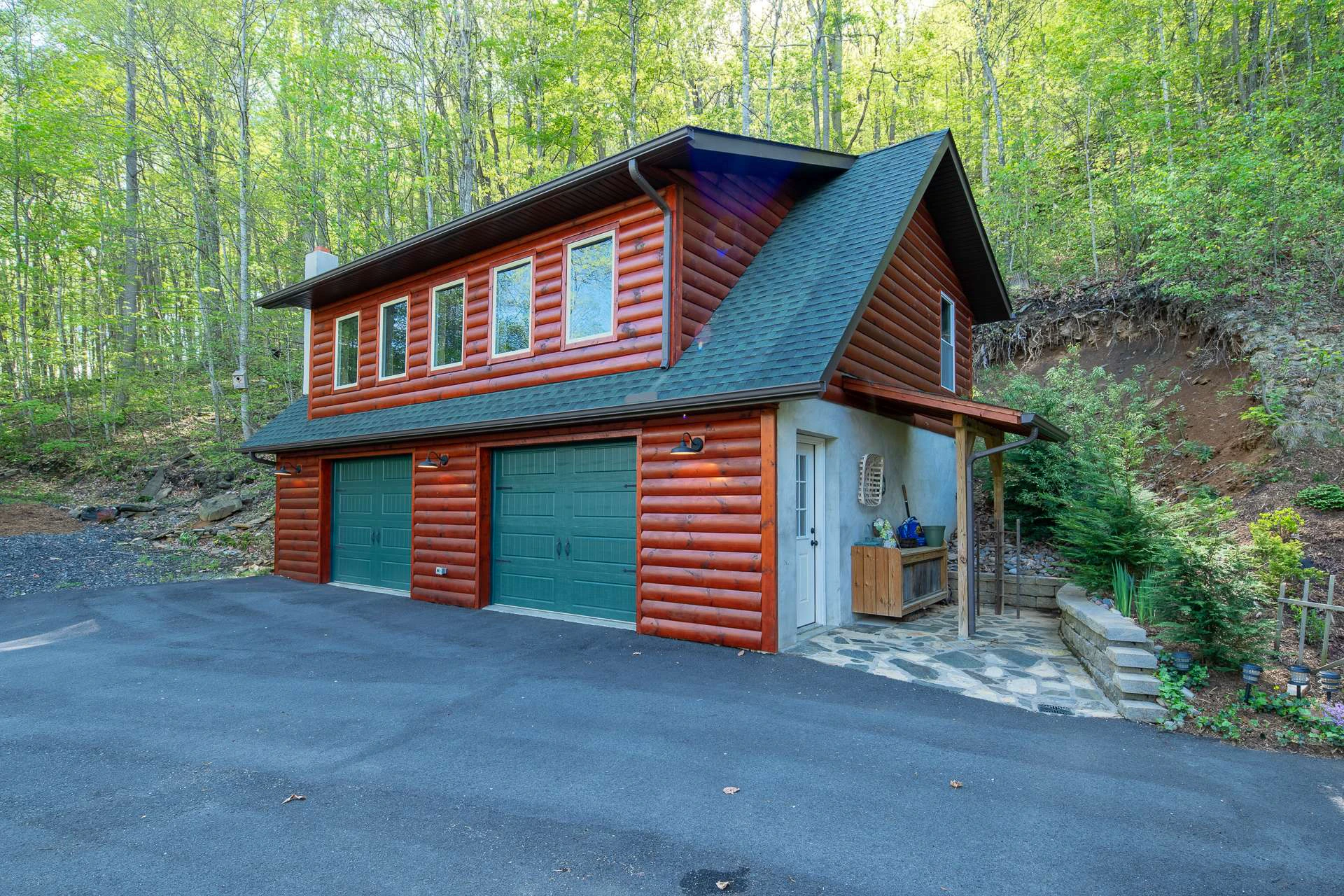 Image number 19 for the current listing