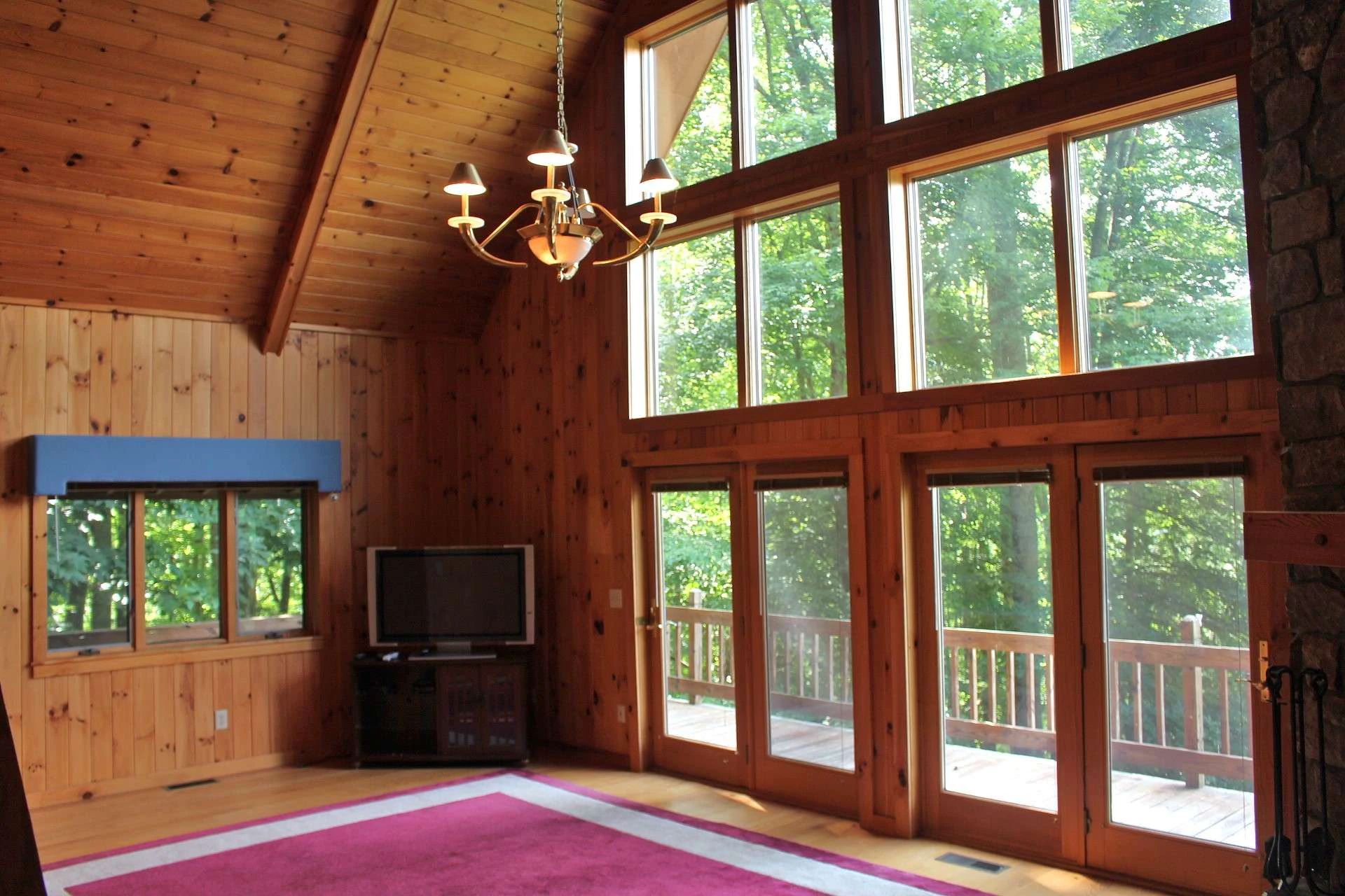 Image number 19 for the current listing