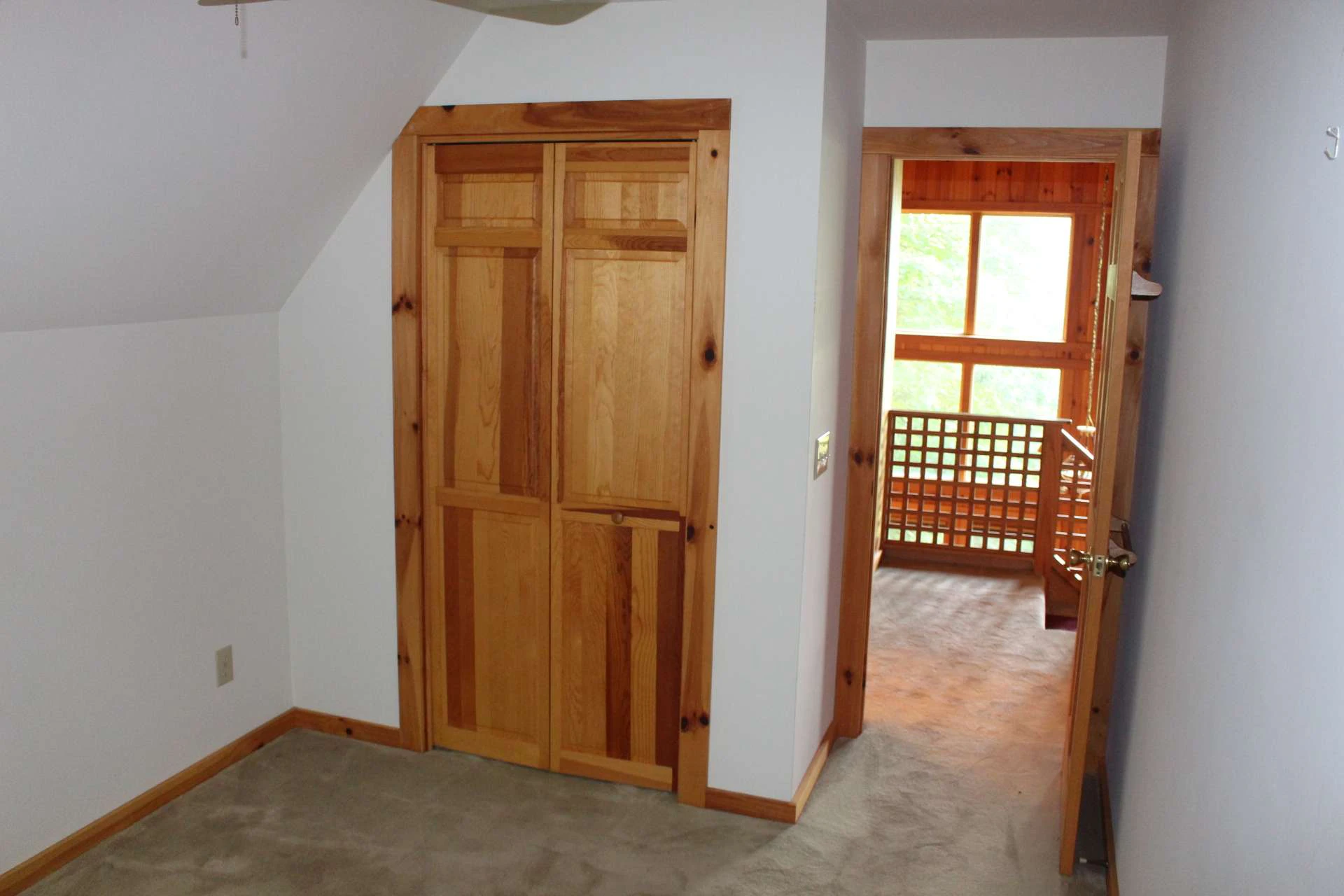 Image number 8 for the current listing