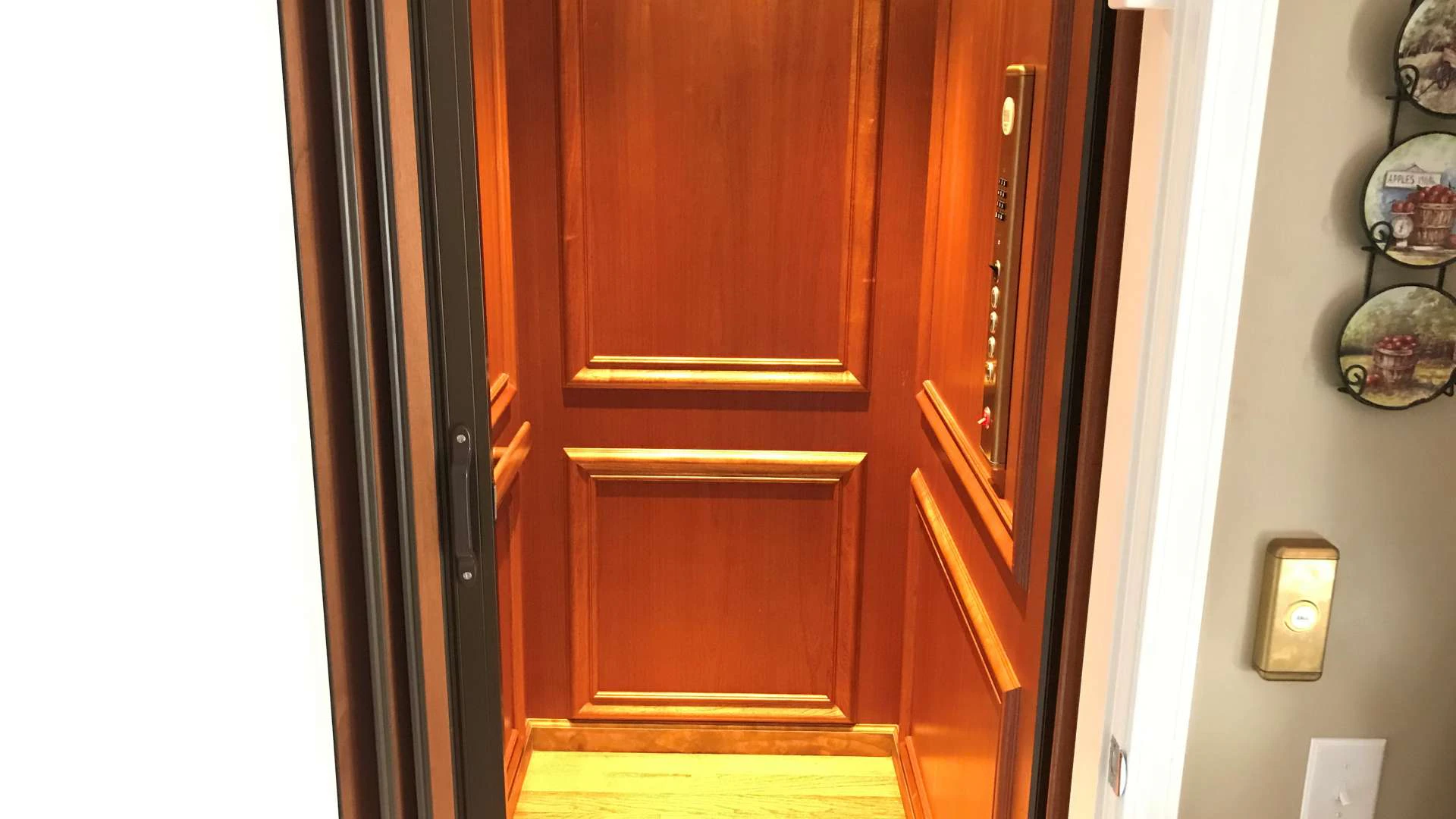 Image number 7 for the current listing