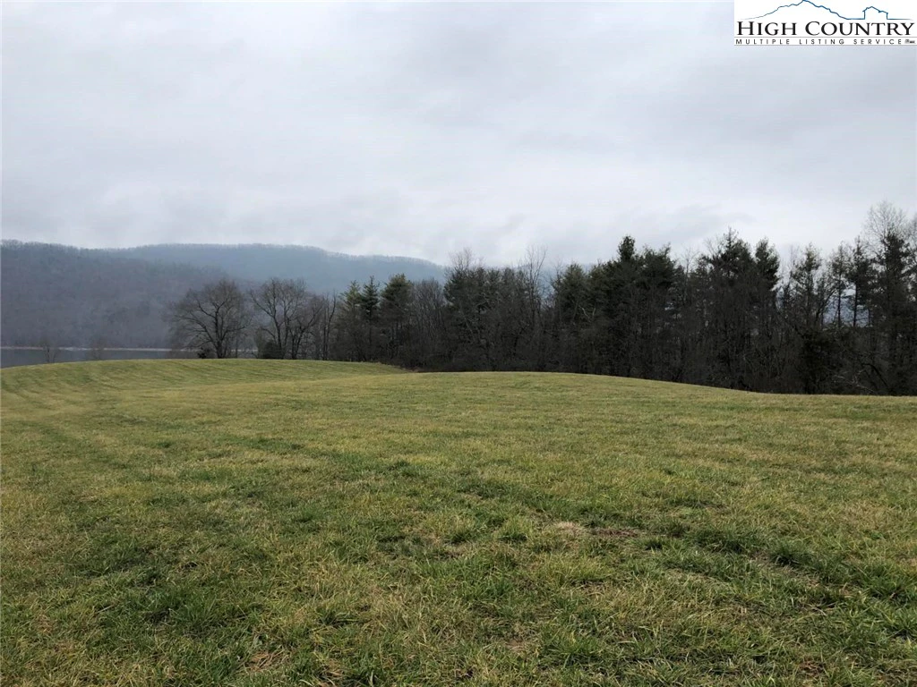 Image number 14 for the current listing
