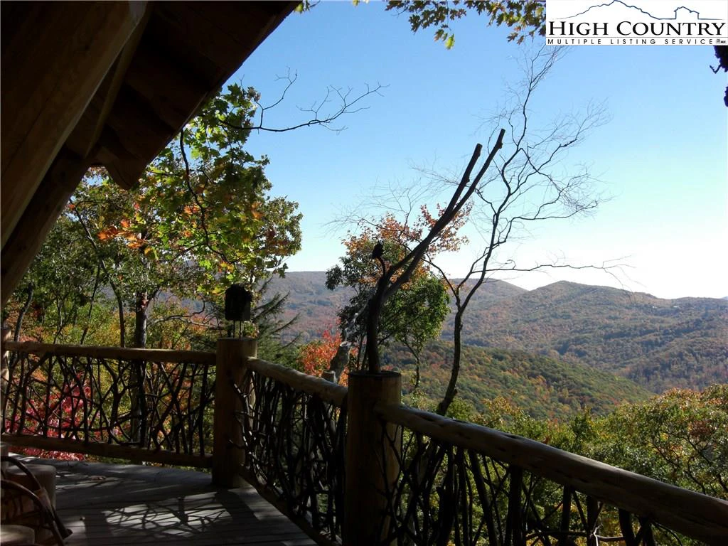 Image number 14 for the current listing