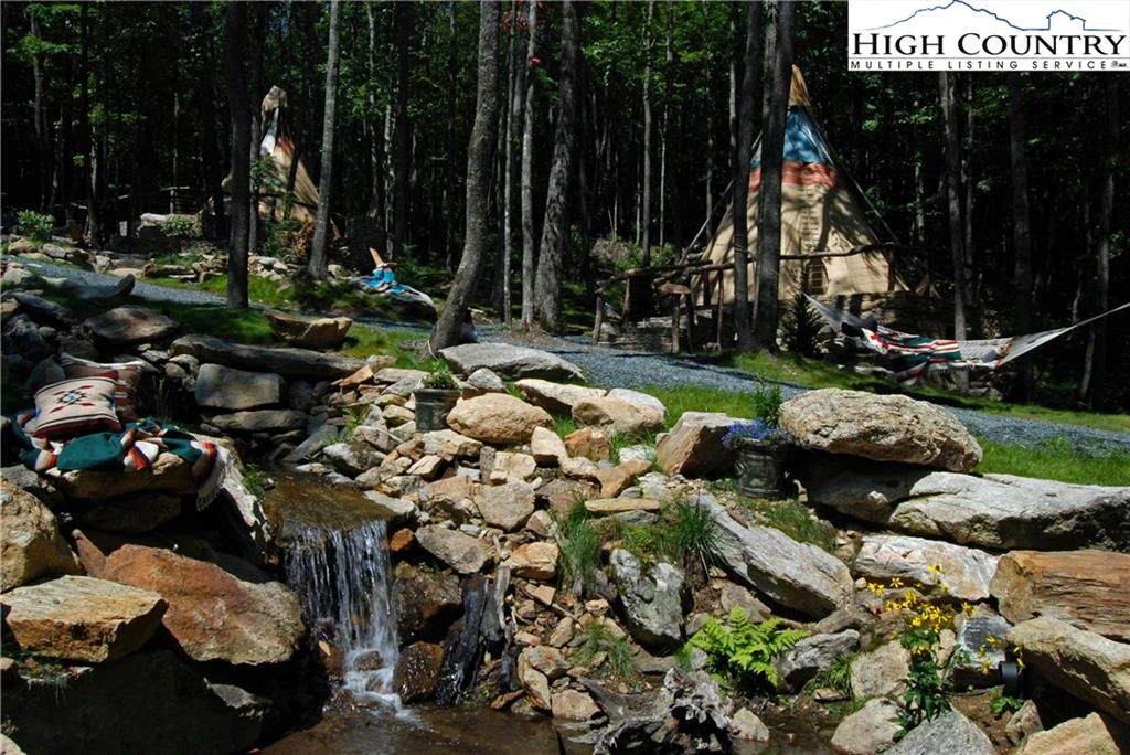 Image number 4 for the current listing