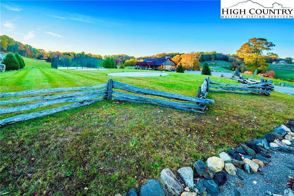 Image number 12 for the current listing