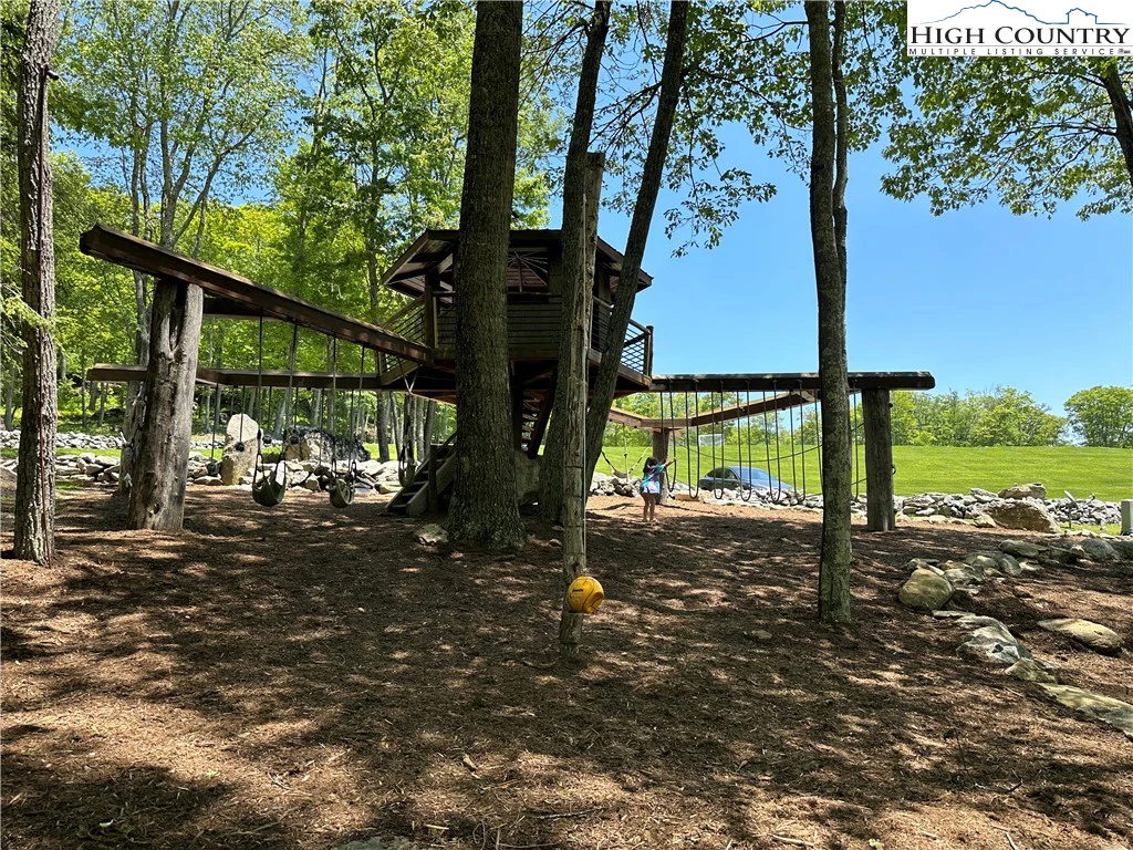 Image number 5 for the current listing