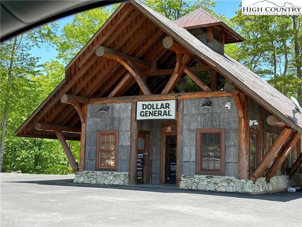 Image number 4 for the current listing
