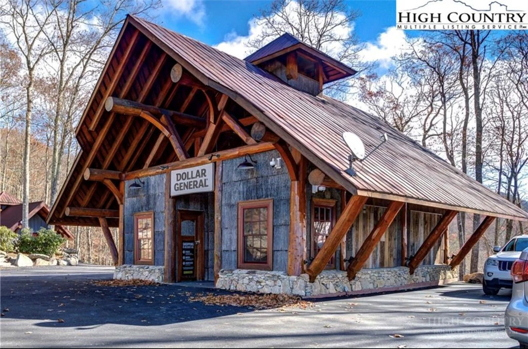 Image number 10 for the current listing