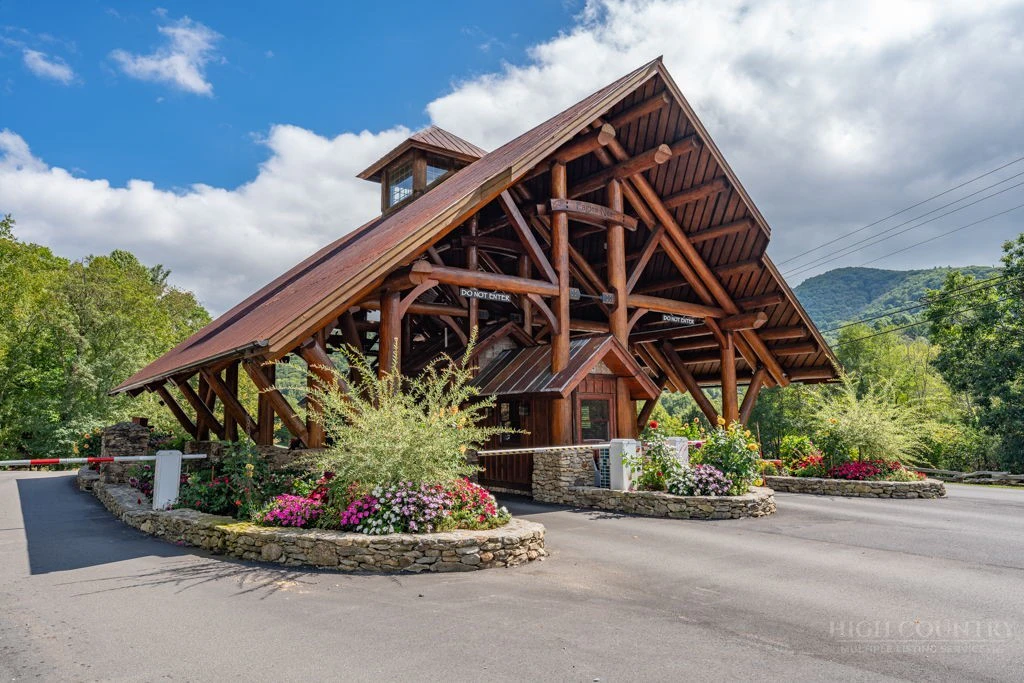 Image number 3 for the current listing
