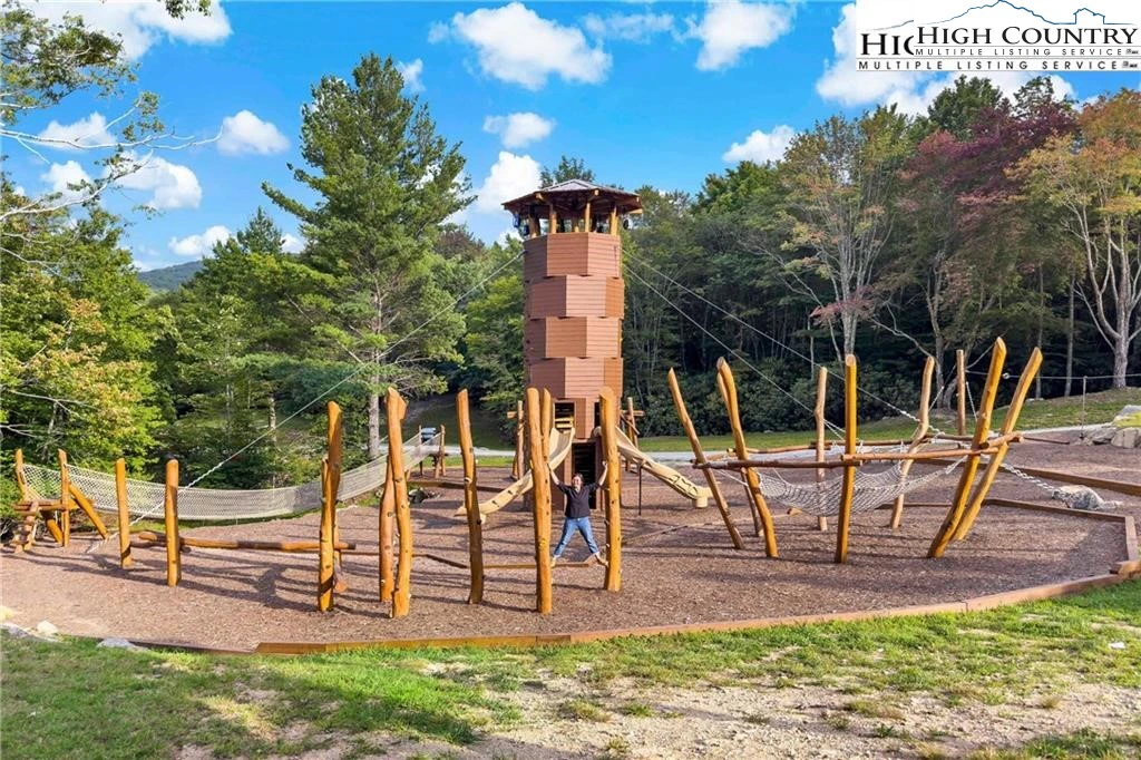 Image number 2 for the current listing