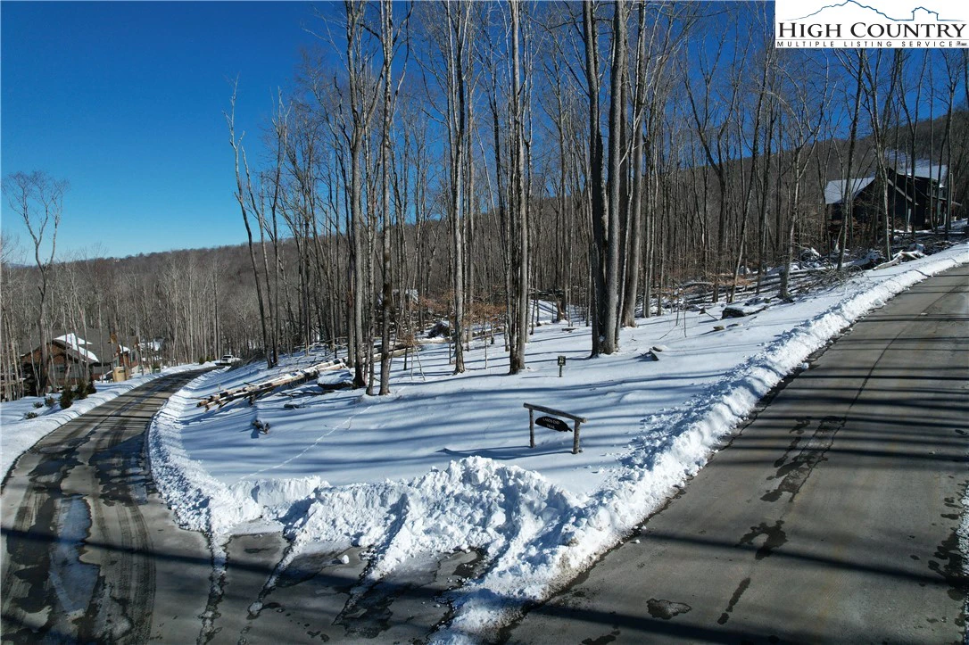 Image number 33 for the current listing
