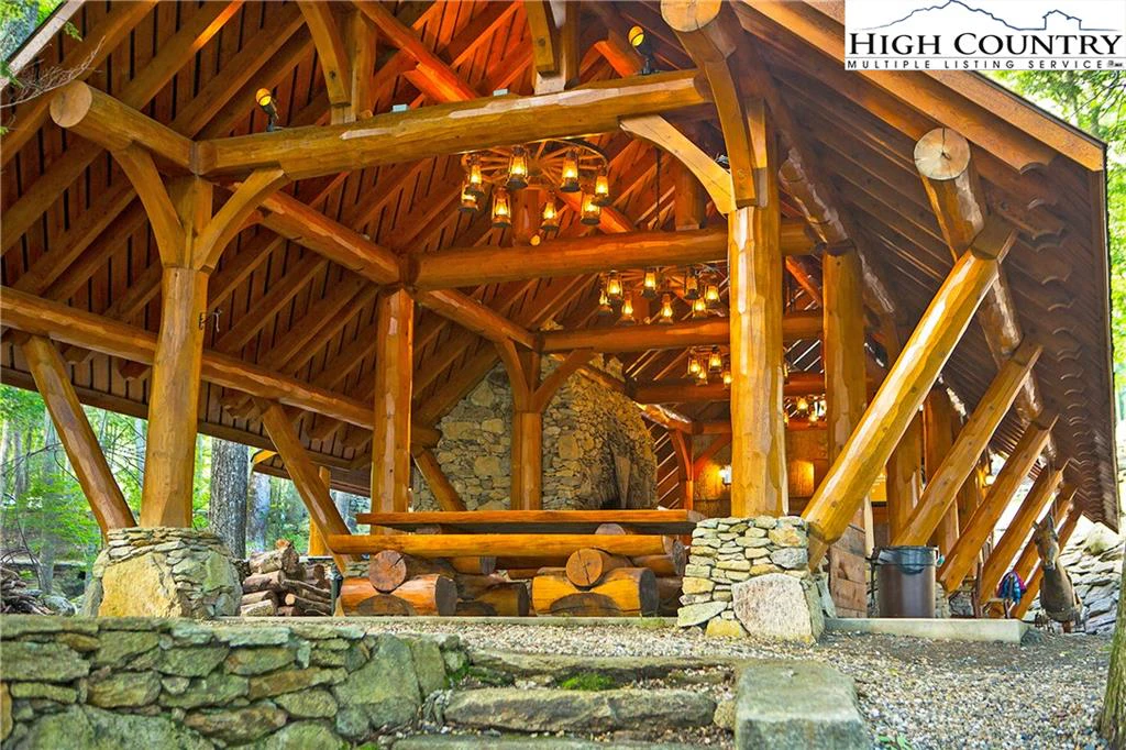 Image number 9 for the current listing