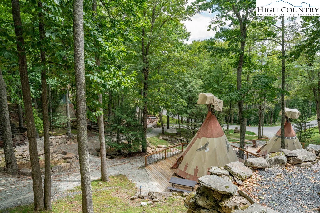Image number 18 for the current listing