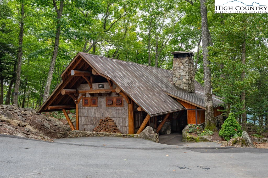 Image number 15 for the current listing