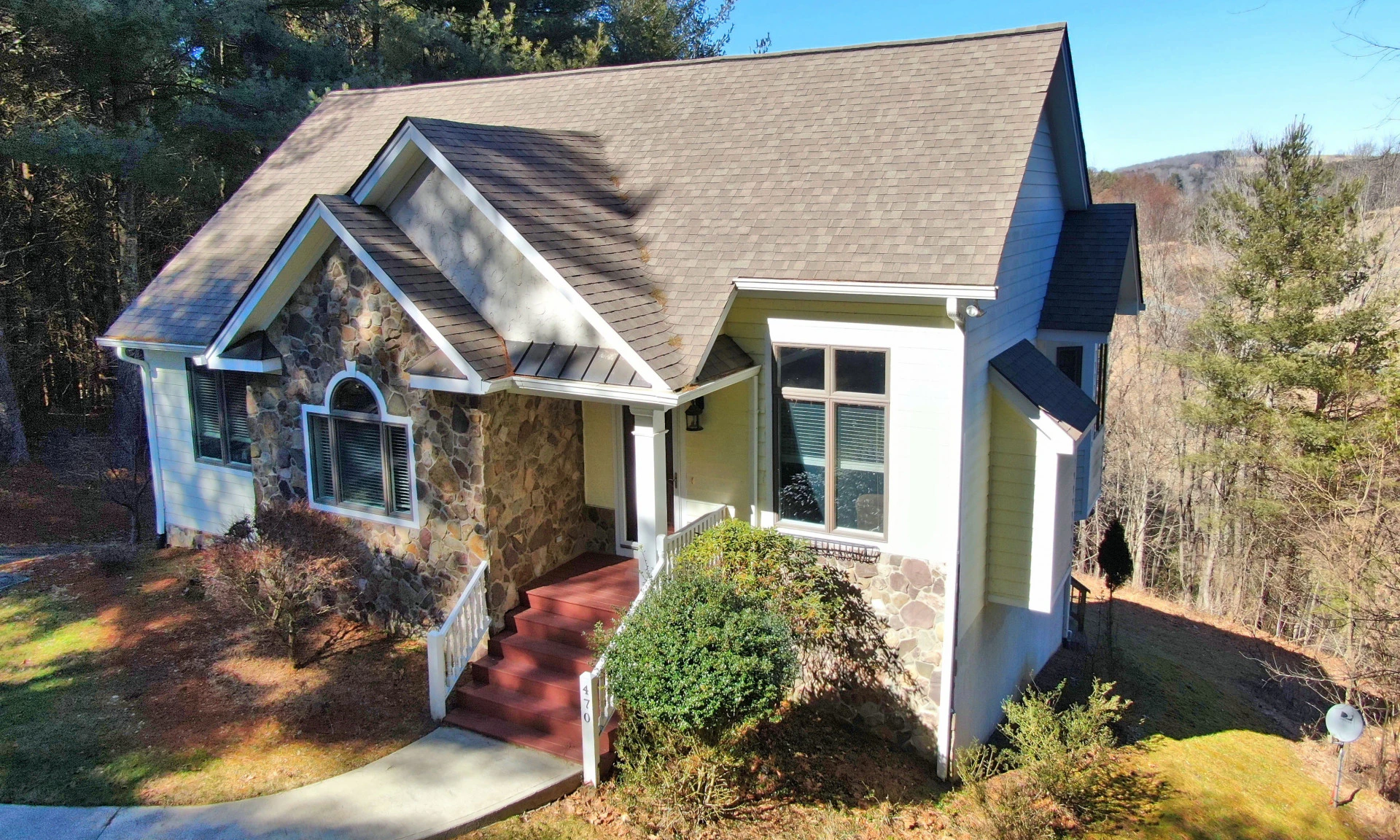 Image number 1 for the current listing