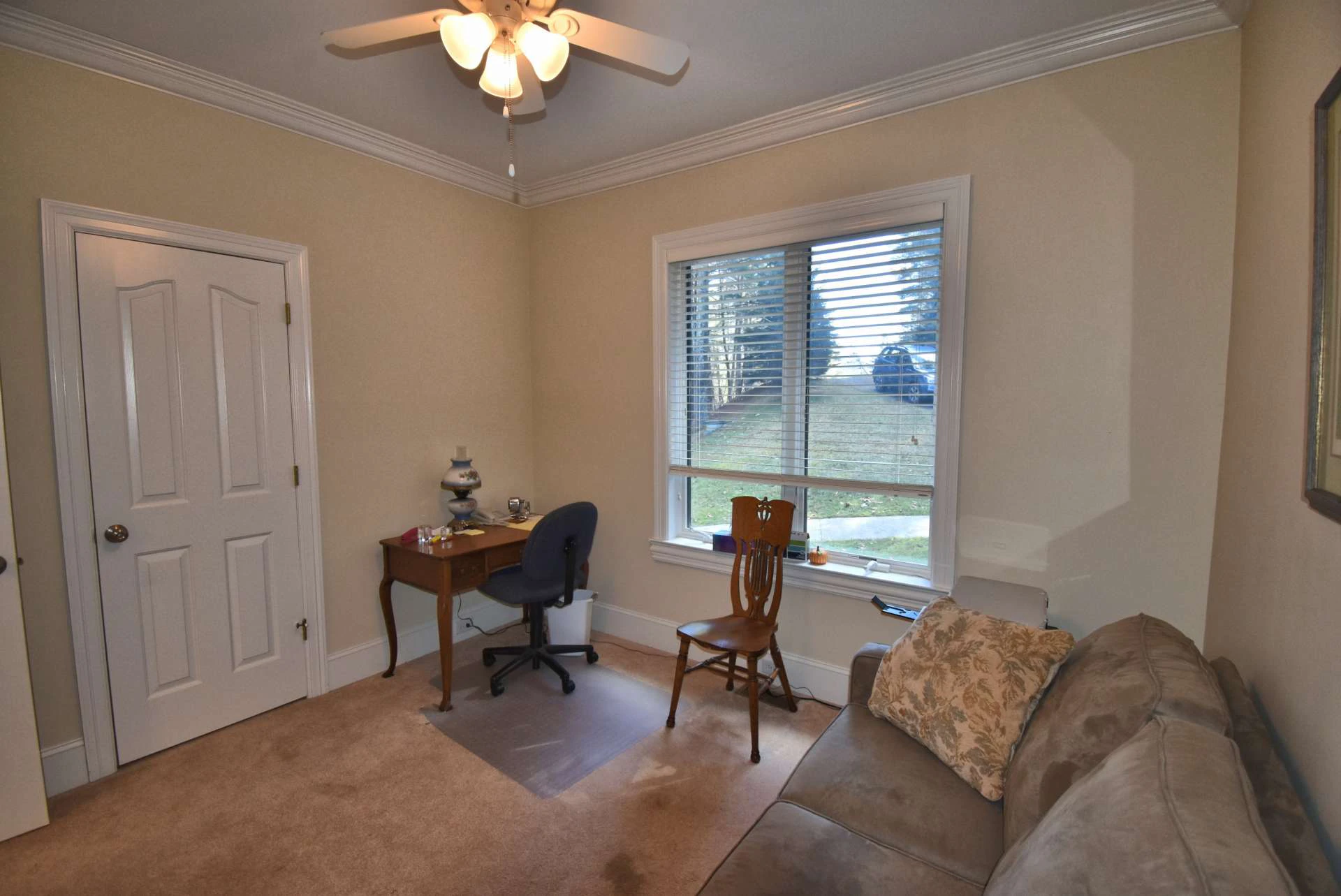 Image number 9 for the current listing