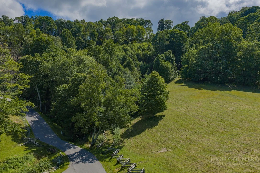 Image number 4 for the current listing