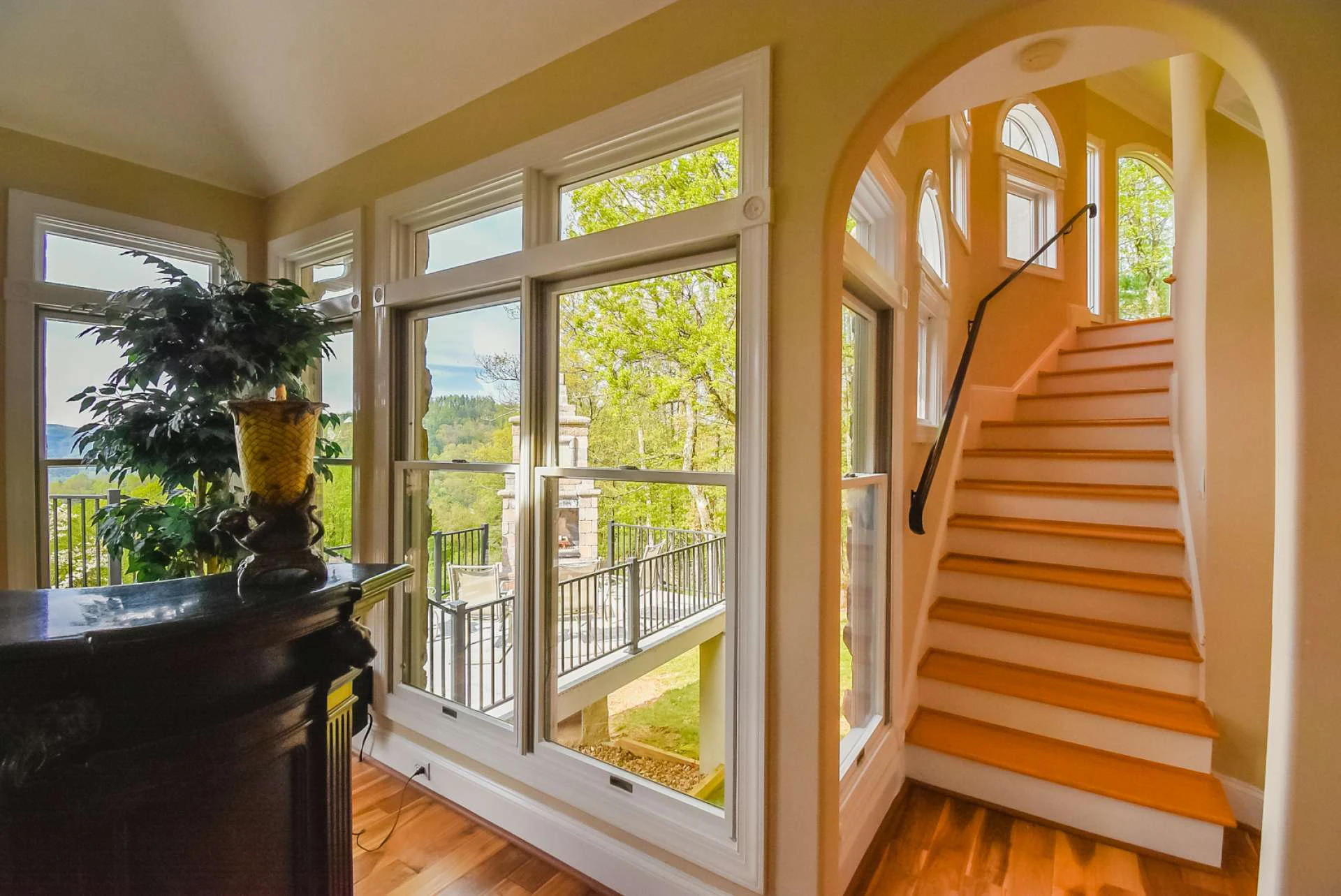 Image number 3 for the current listing