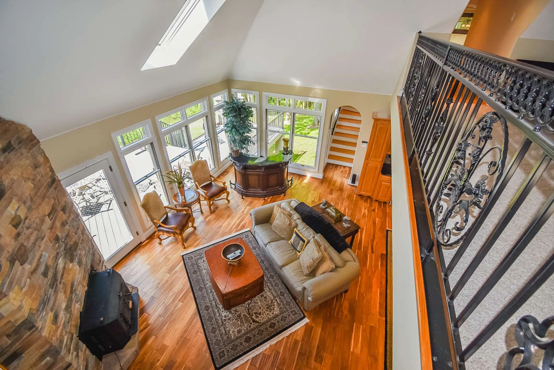 Image number 9 for the current listing