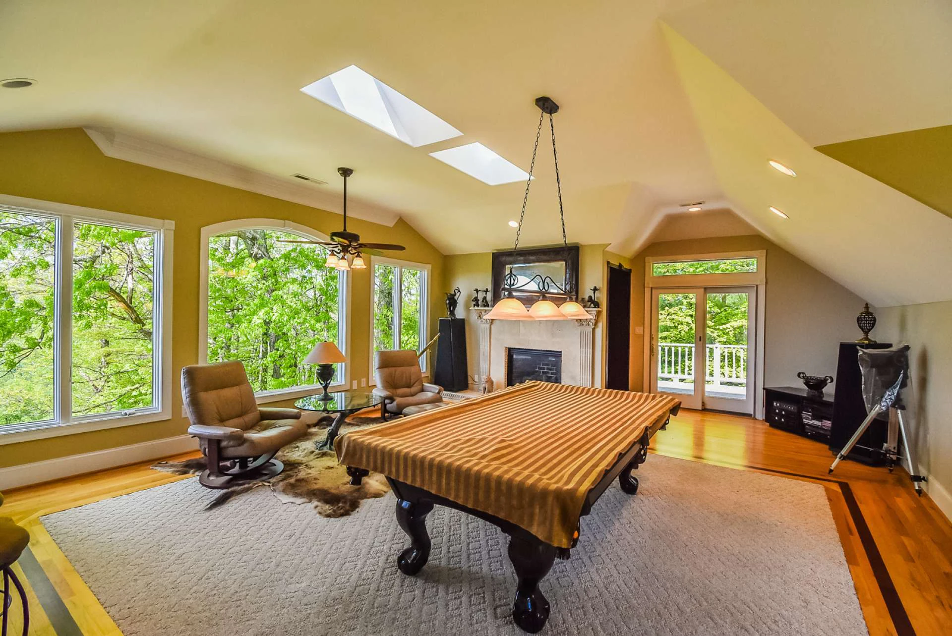 Image number 6 for the current listing